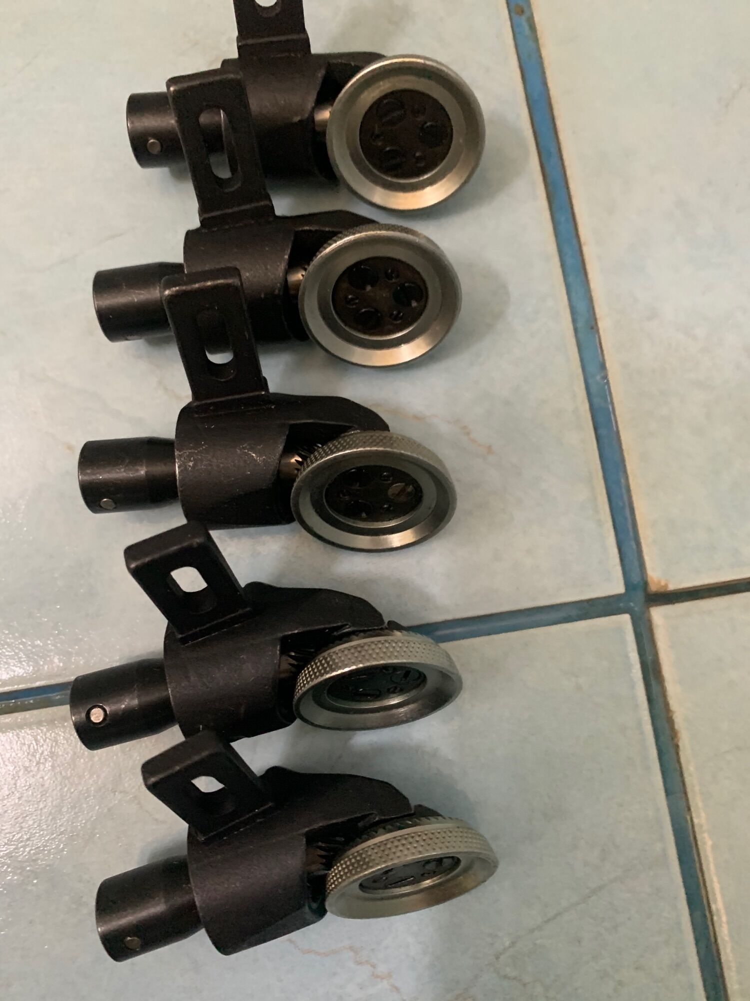 Bánh xe máy trụ phi 26