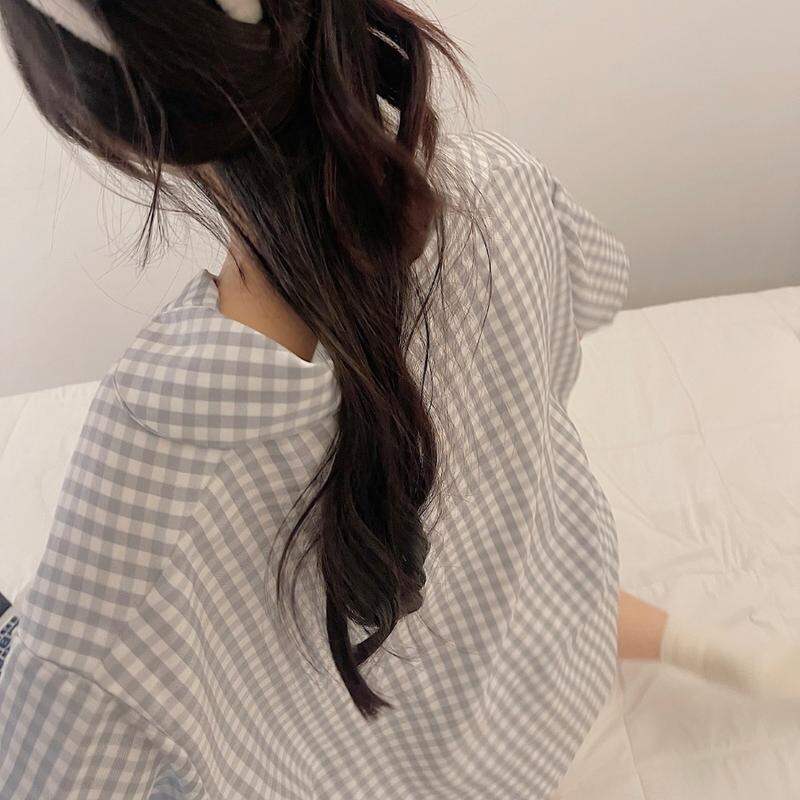 Bộ đùi pyjama kẻ xốp cổ vét.