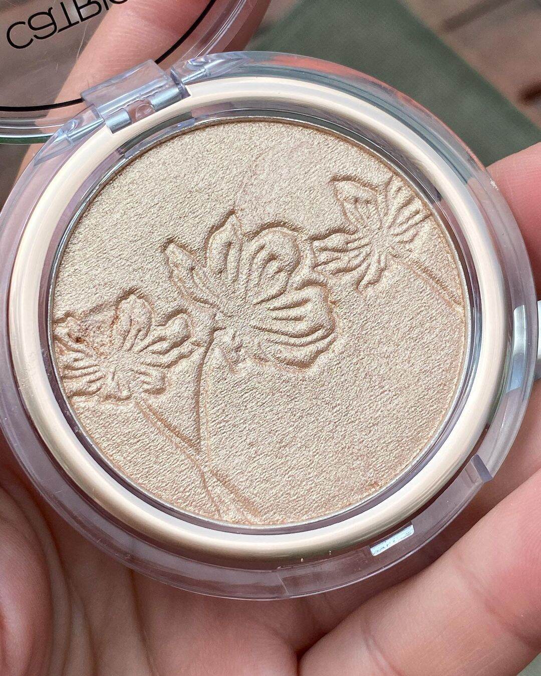 Phấn siêu bắt sáng CATRICE More Than Glow Highlighter