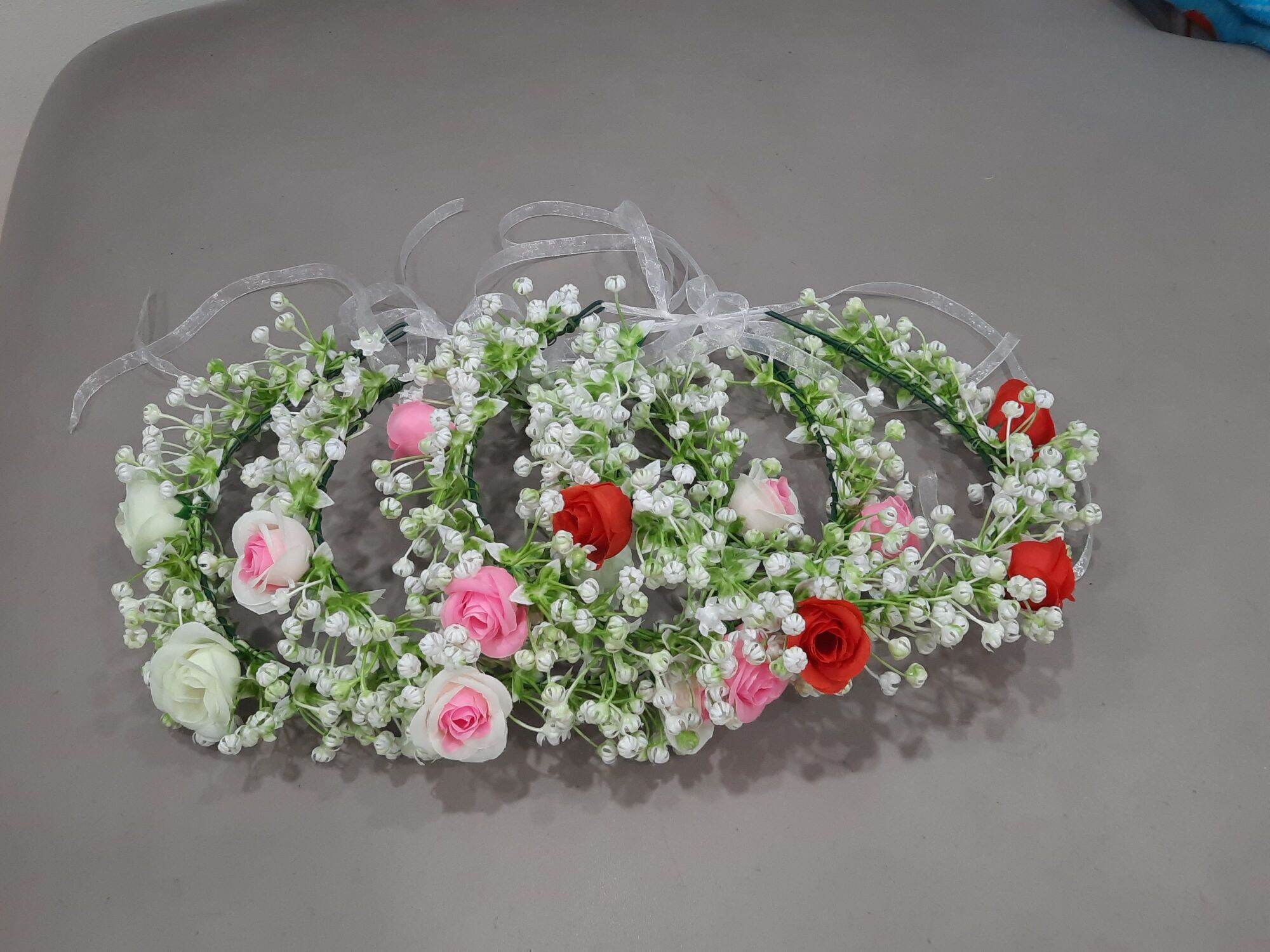 Vòng hoa đội đầu