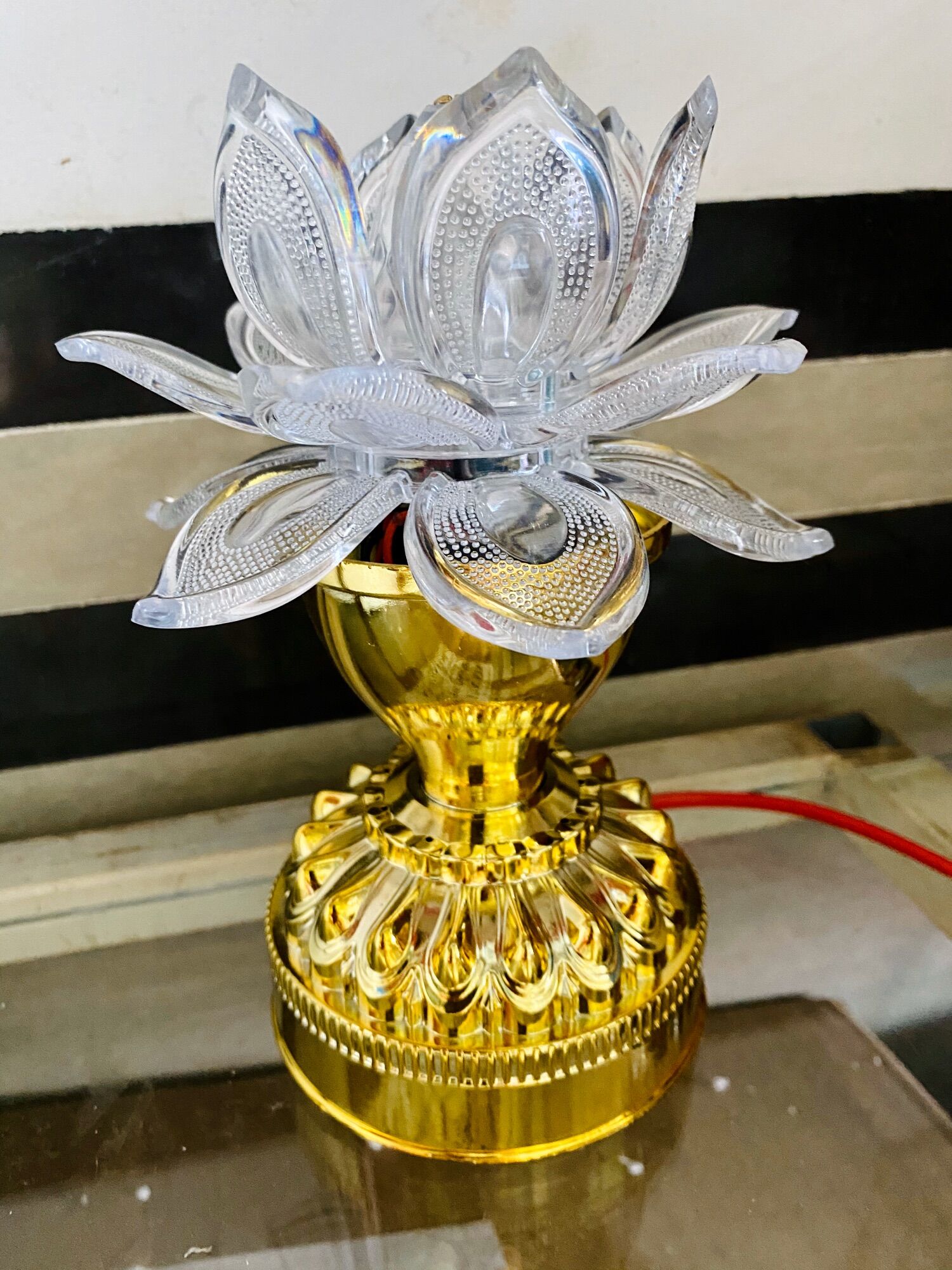 ĐÈN THỜ HOA SEN XOAY