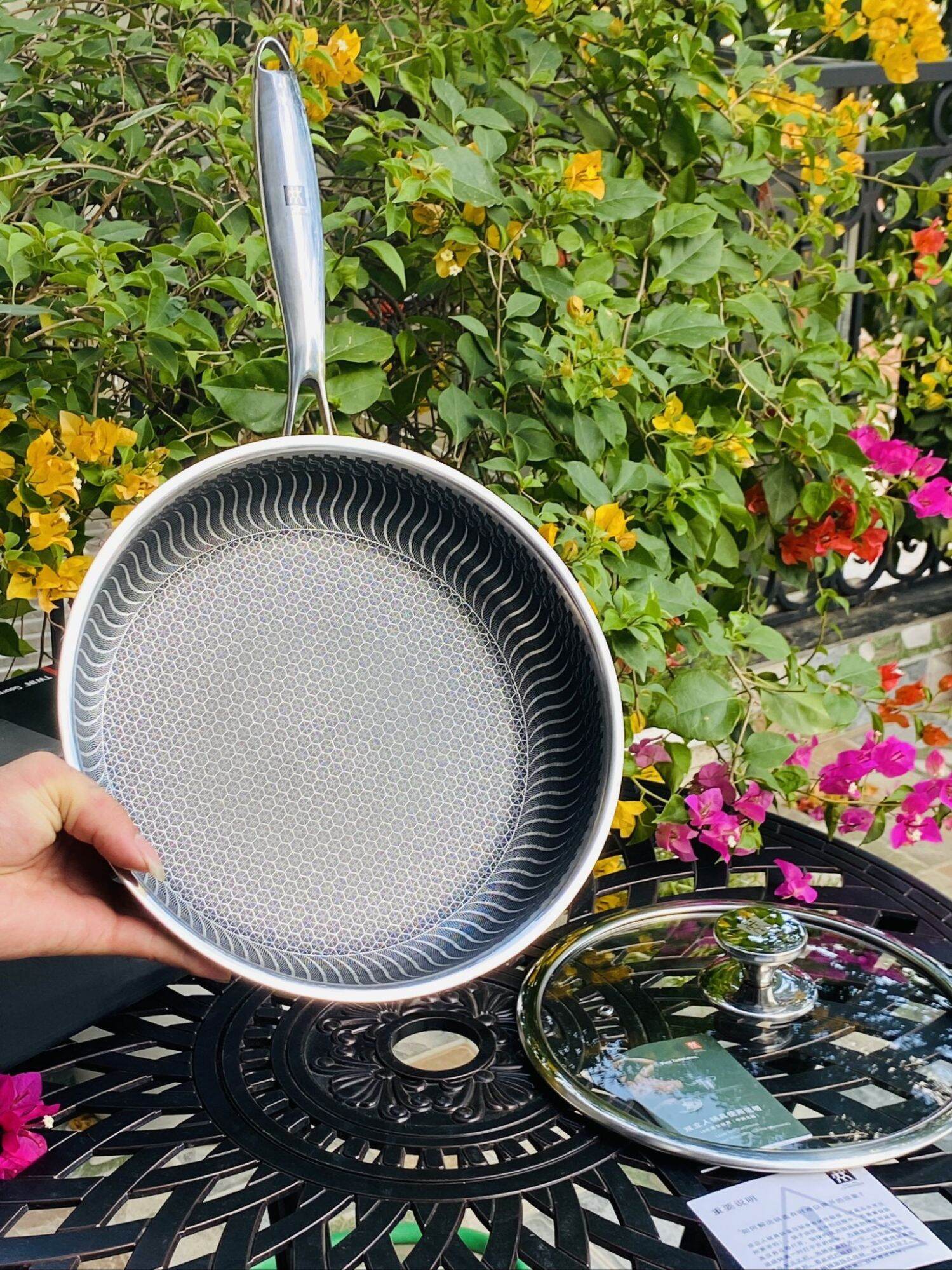 Chảo chống dính bếp từ zwilling j.a henkels 28cm làm từ inox