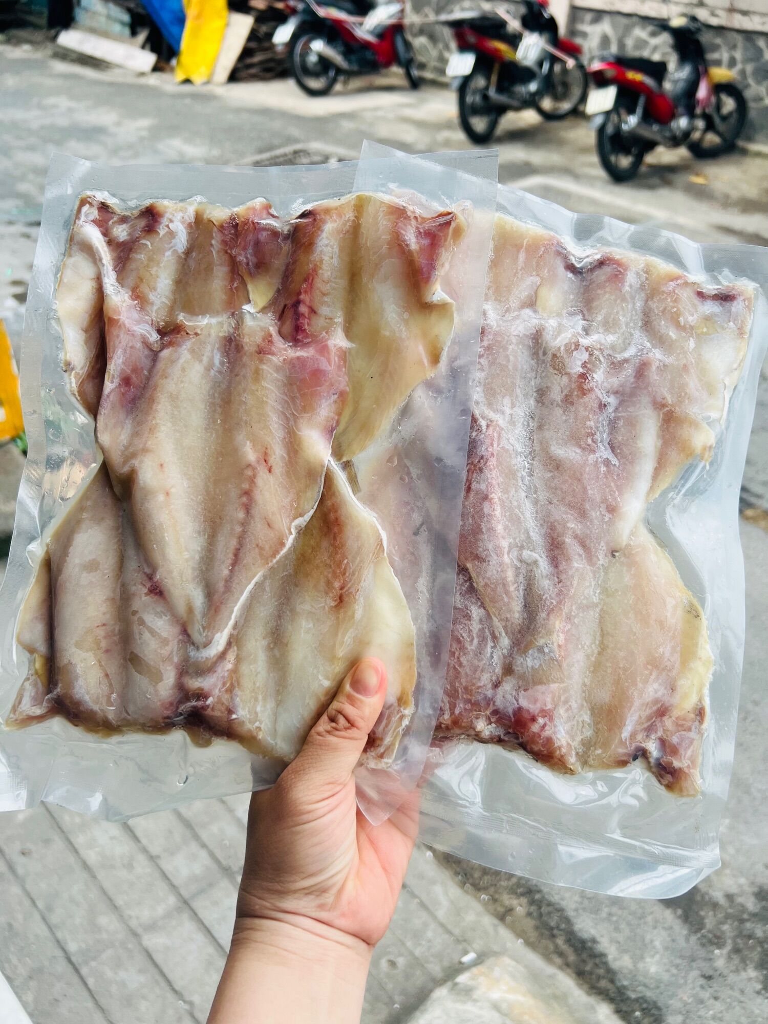 Khô cá đù 1 nắng xẻ 1kg (giao tphcm) size 10-15 con