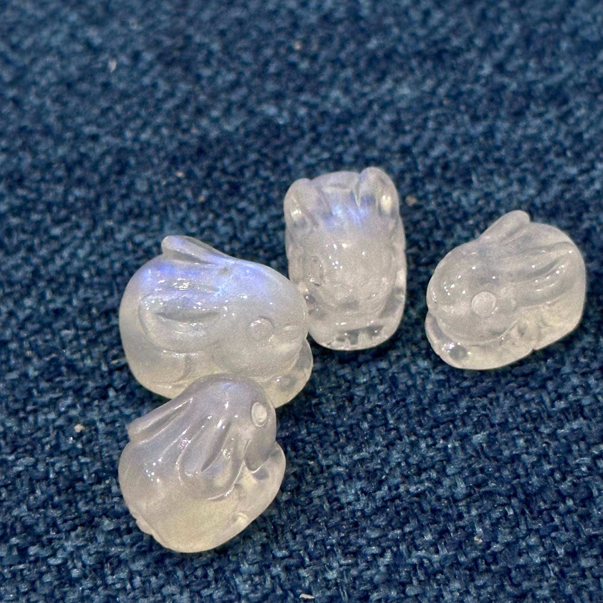 MewGems-Charm thỏ ngọc đá mặt trăng moonstone thiên nhiên trong vip mix vòng DIY