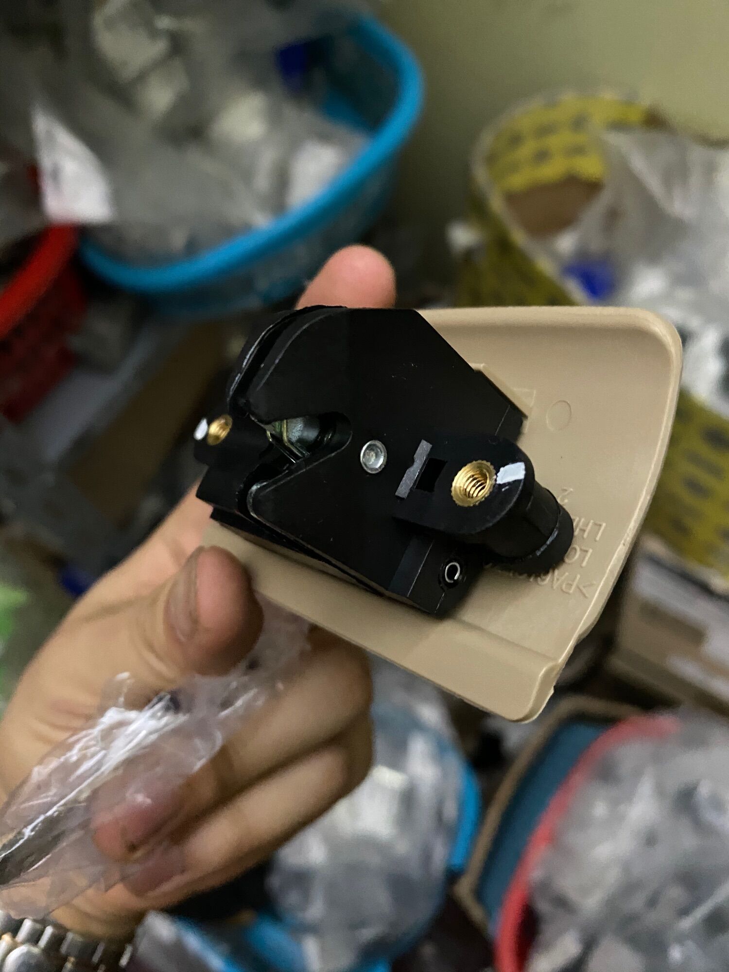 Khoá cốp phụ Captival Gm:96829926