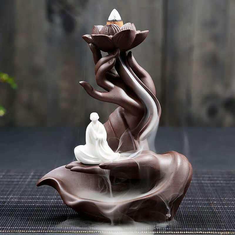 Thác khói chảy ngược bàn tay phật