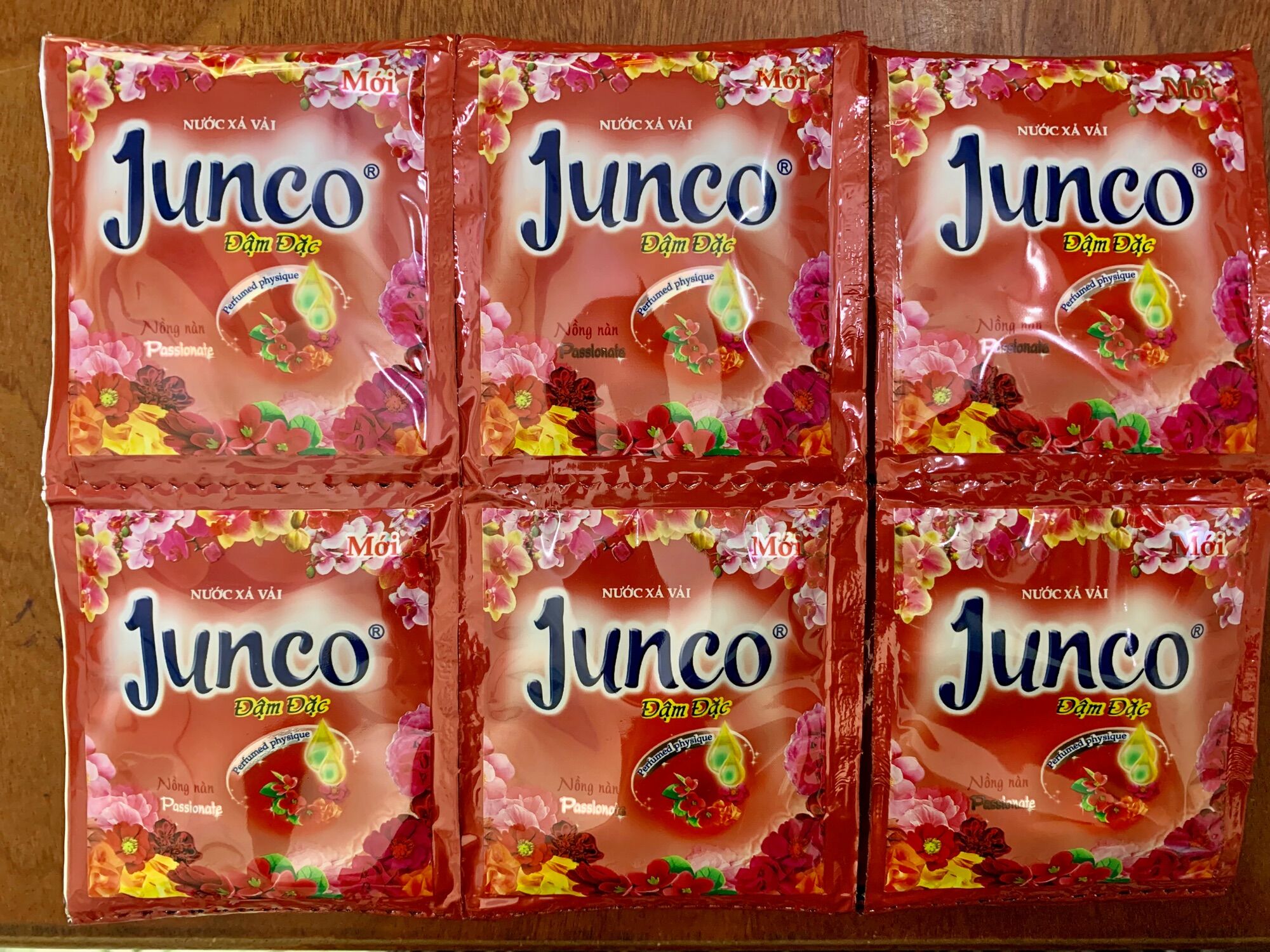 Nước xả vải Junco Passionate đậm đặc combo 30 gói