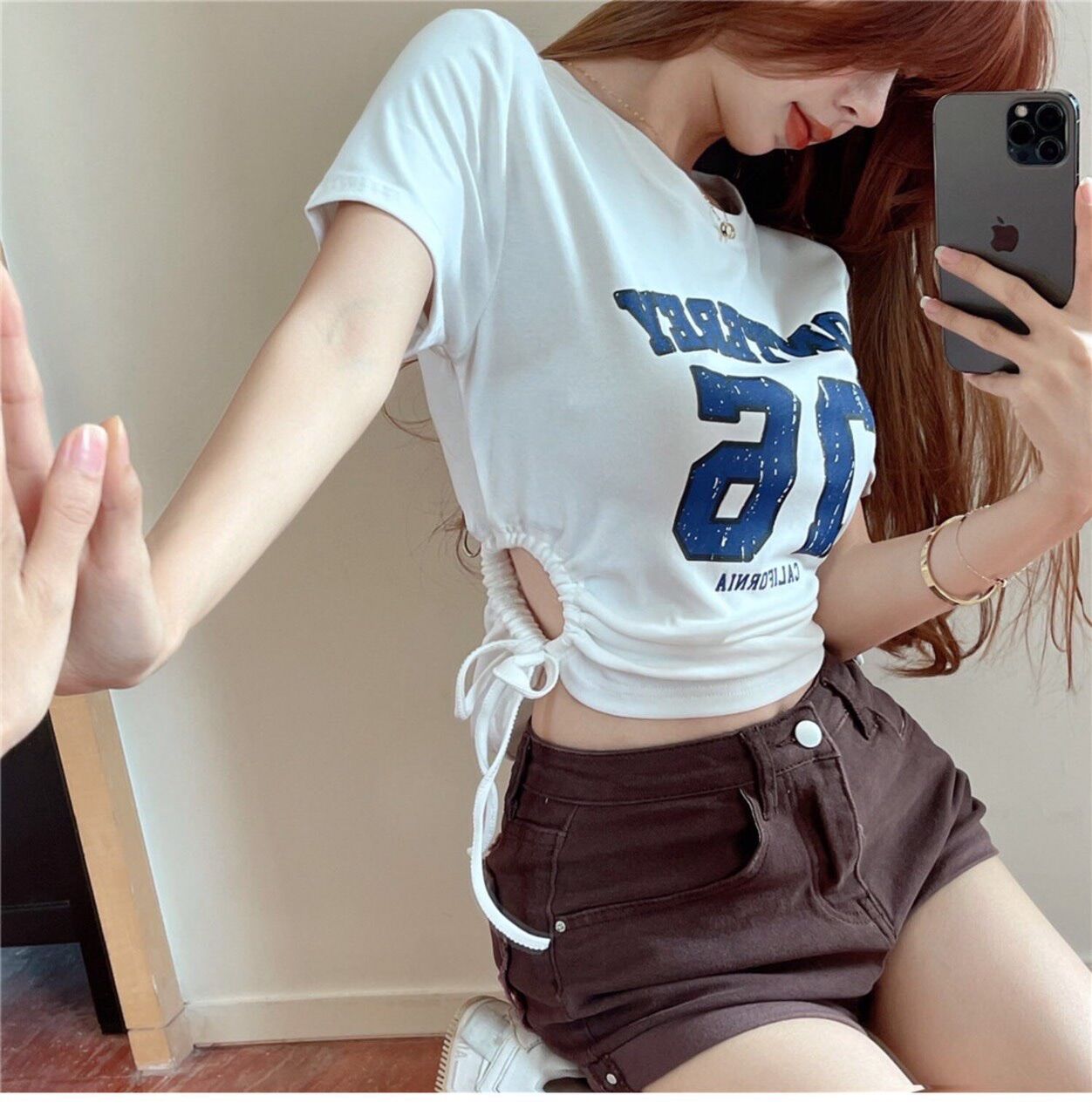 Áo croptop in số 76 rút dây cột eo