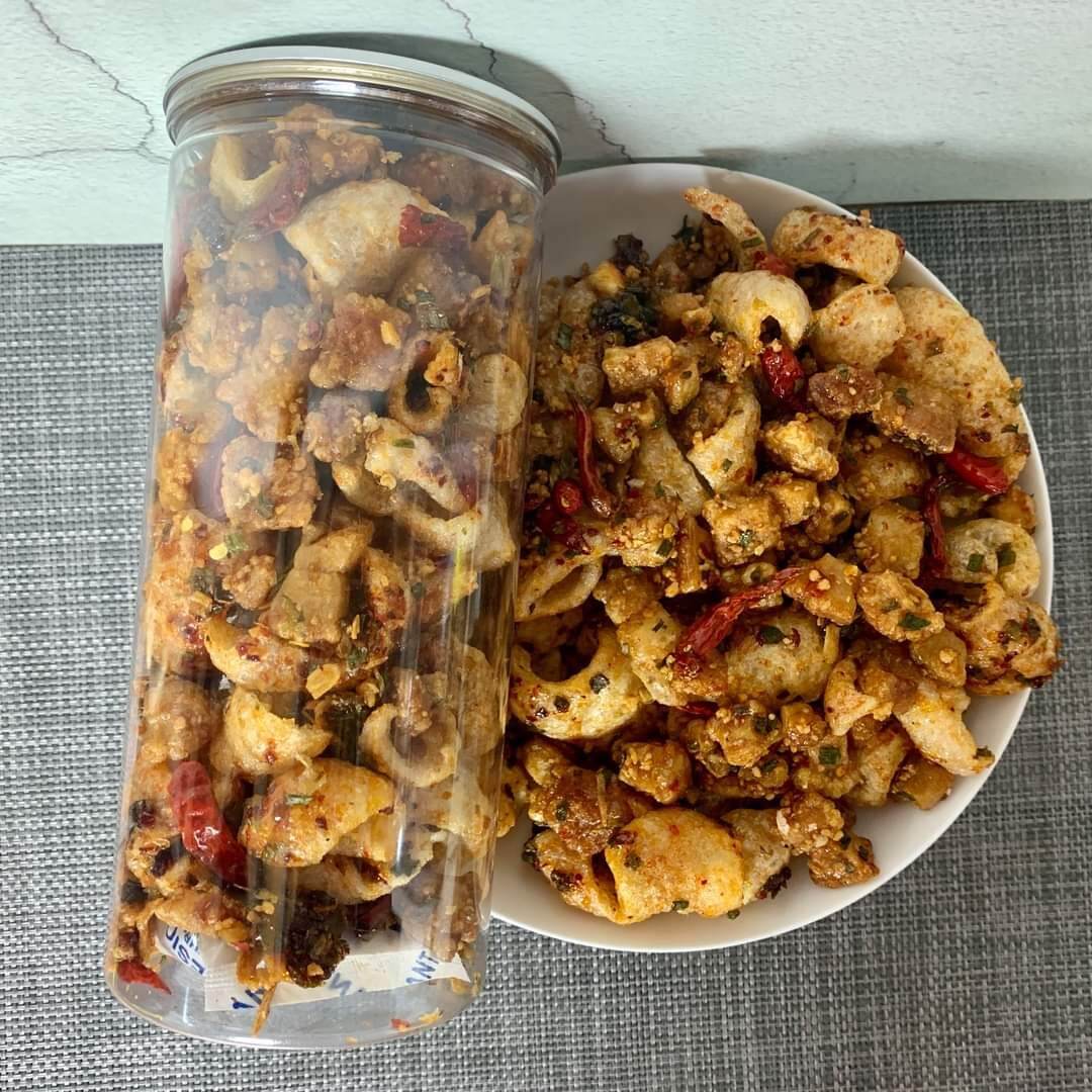 Da heo cháy tỏi chiên giòn ngon loại hũ 150g - Happy Food đồ ăn vặt ngon