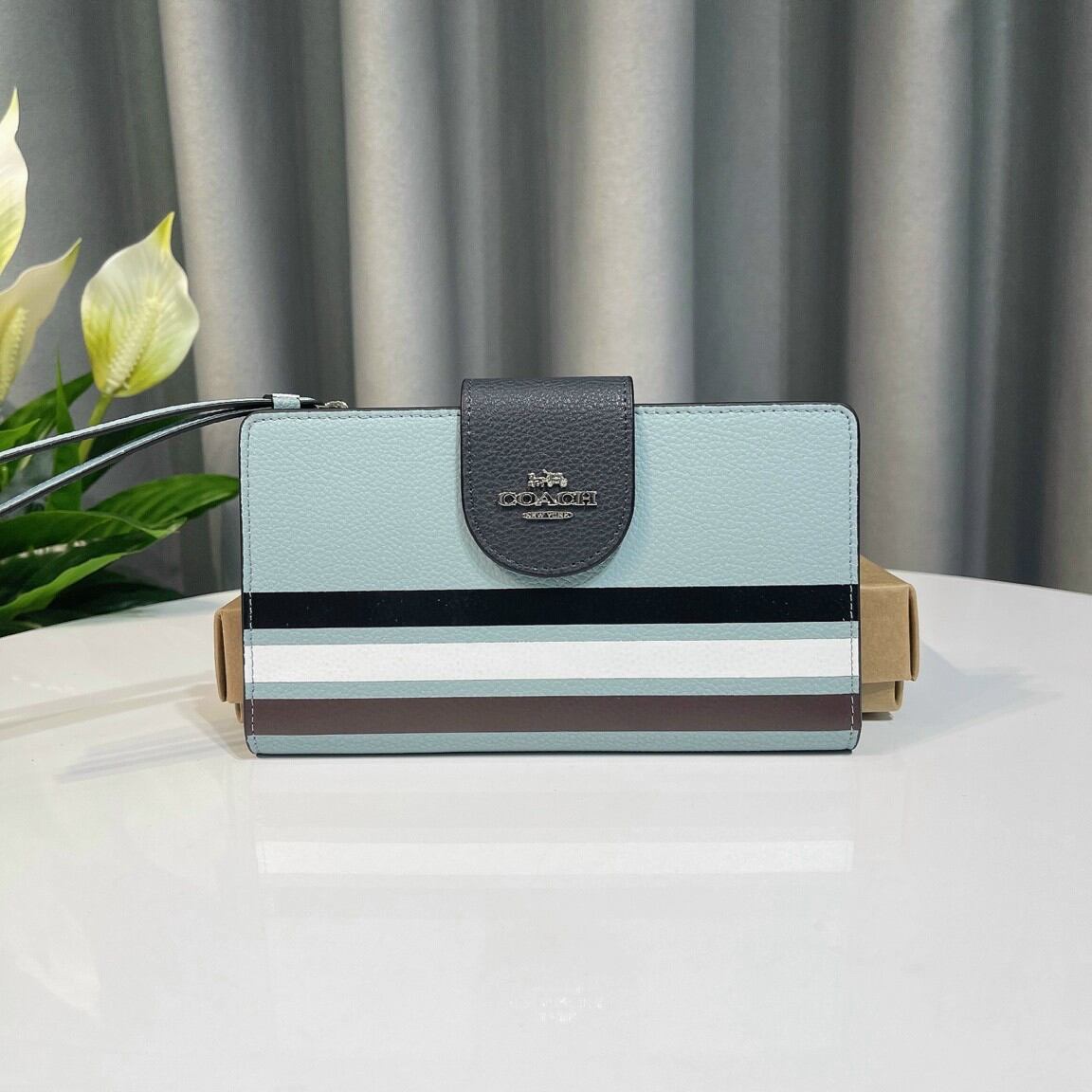 Ví Coa*ch Tech Phone Wallet sang trọng