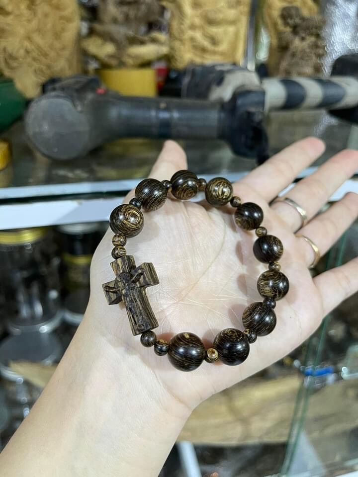 Chuỗi Mân côi trầm hương