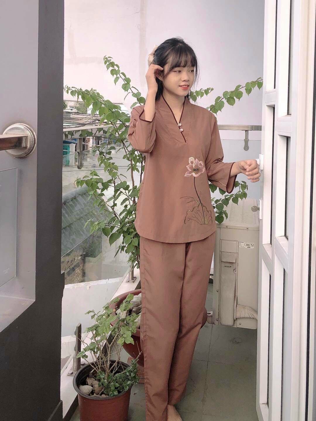 Đồ lam đi chùa nữ, Đồ phât tử mẫu nút ngọc