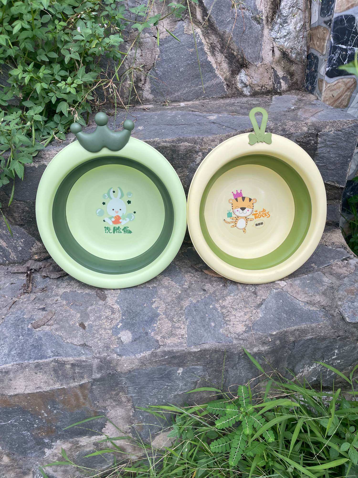 THAU RỬA MẶT GẤP GỌN