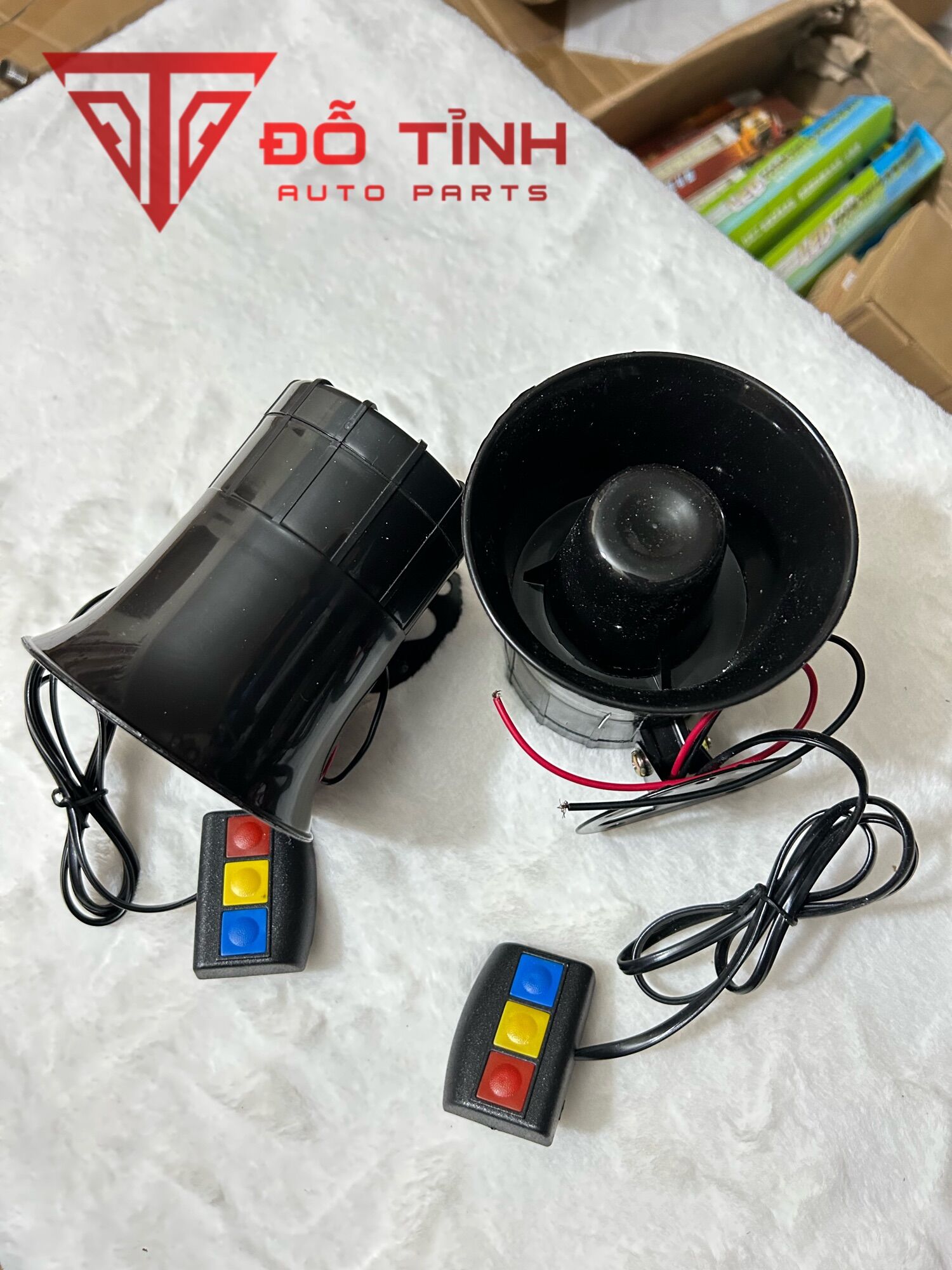 Còi hú 3 chế độ nút bấm. Còi cảnh sát 12v/24v
