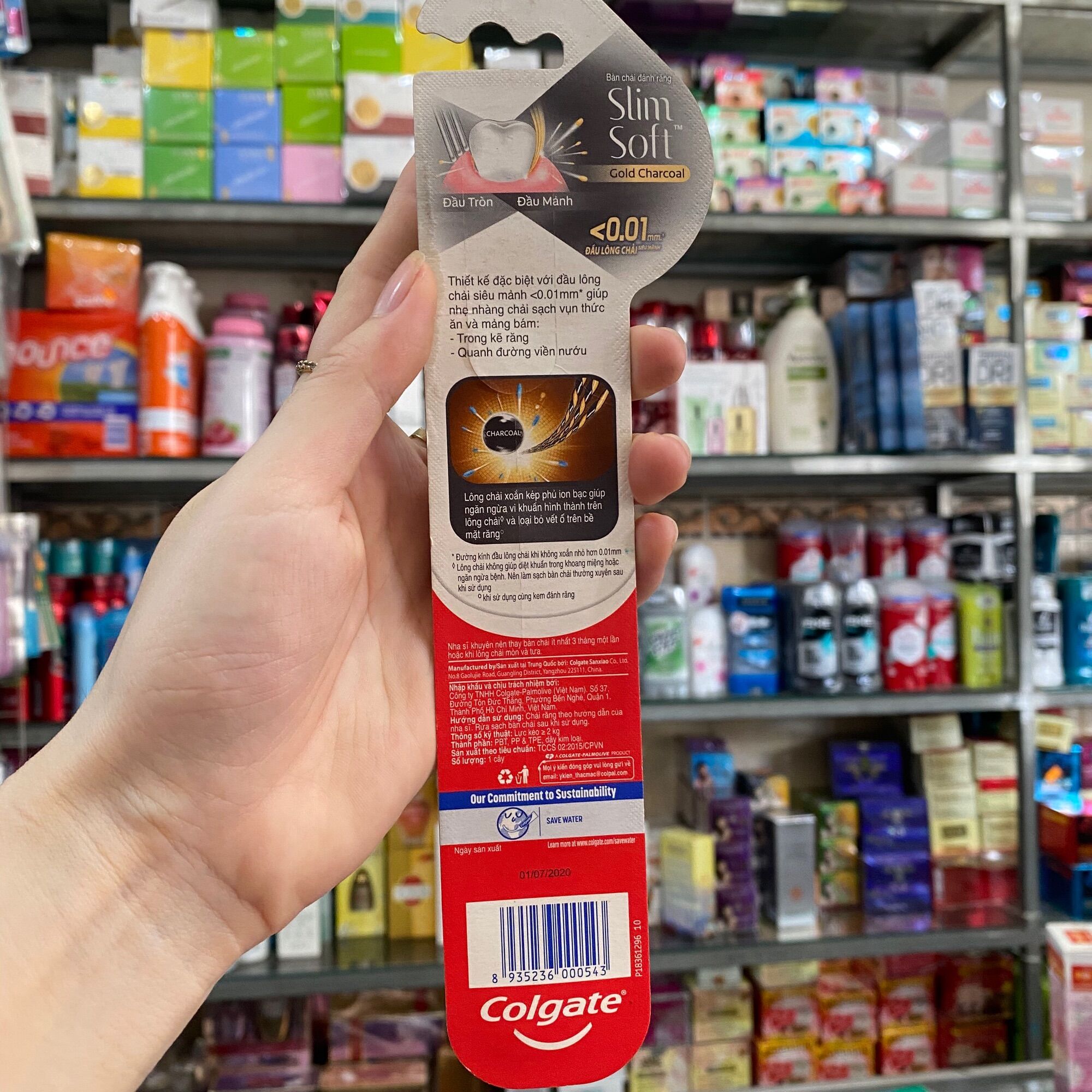 BÀN CHẢI ĐÁNH RĂNG COLGATE MỀM MƯỢT THAN HOẠT TÍNH