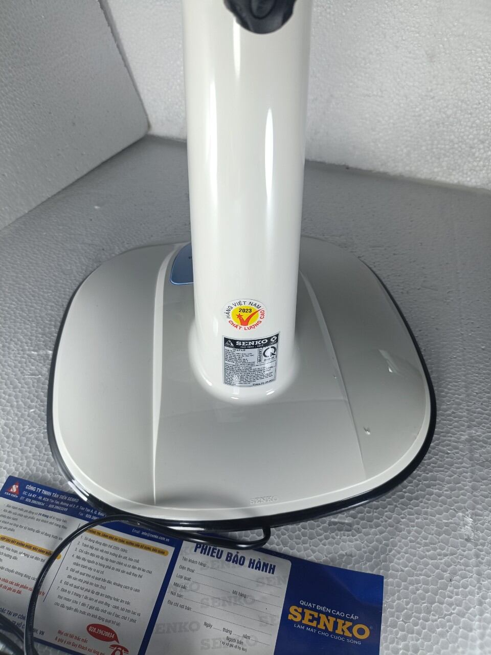 Quạt lửng thân nhựa Senko L1638