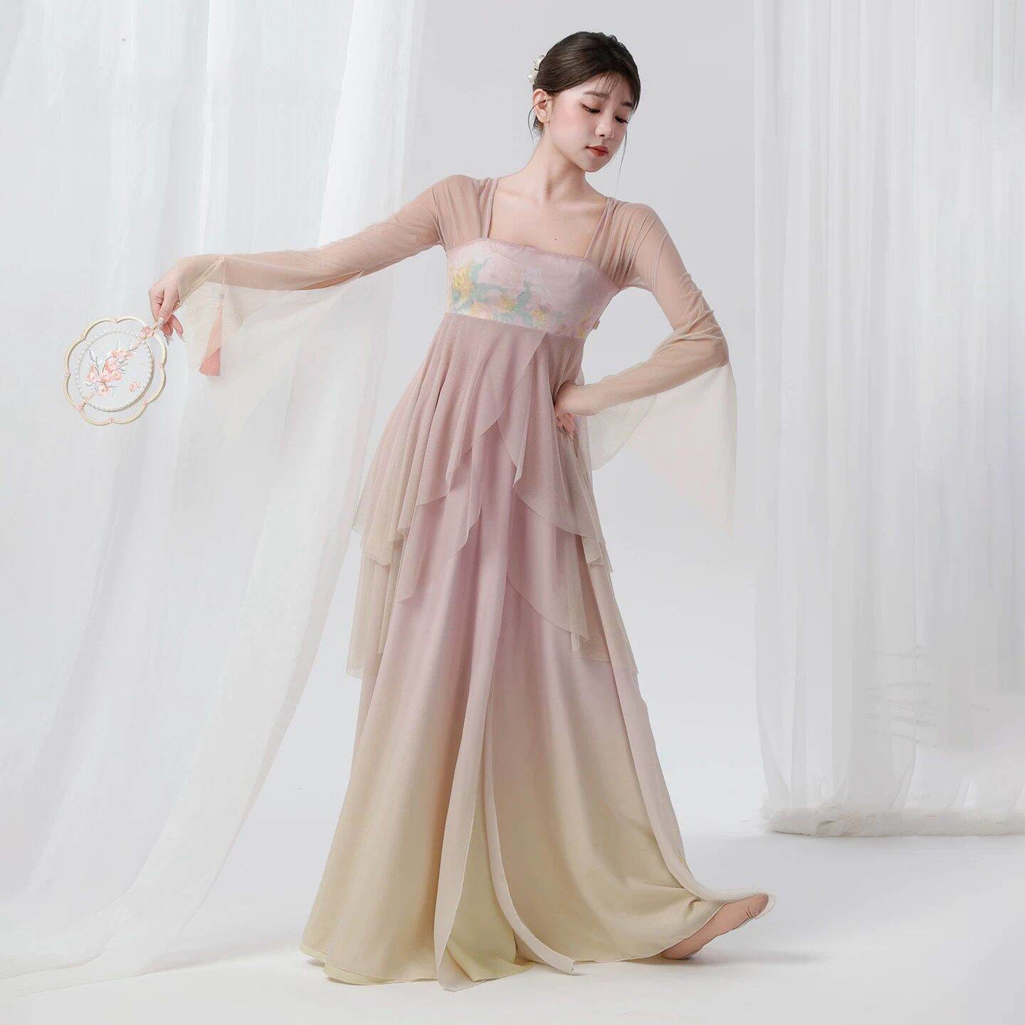 Trang Phục Múa Đẹp Eo Bụng