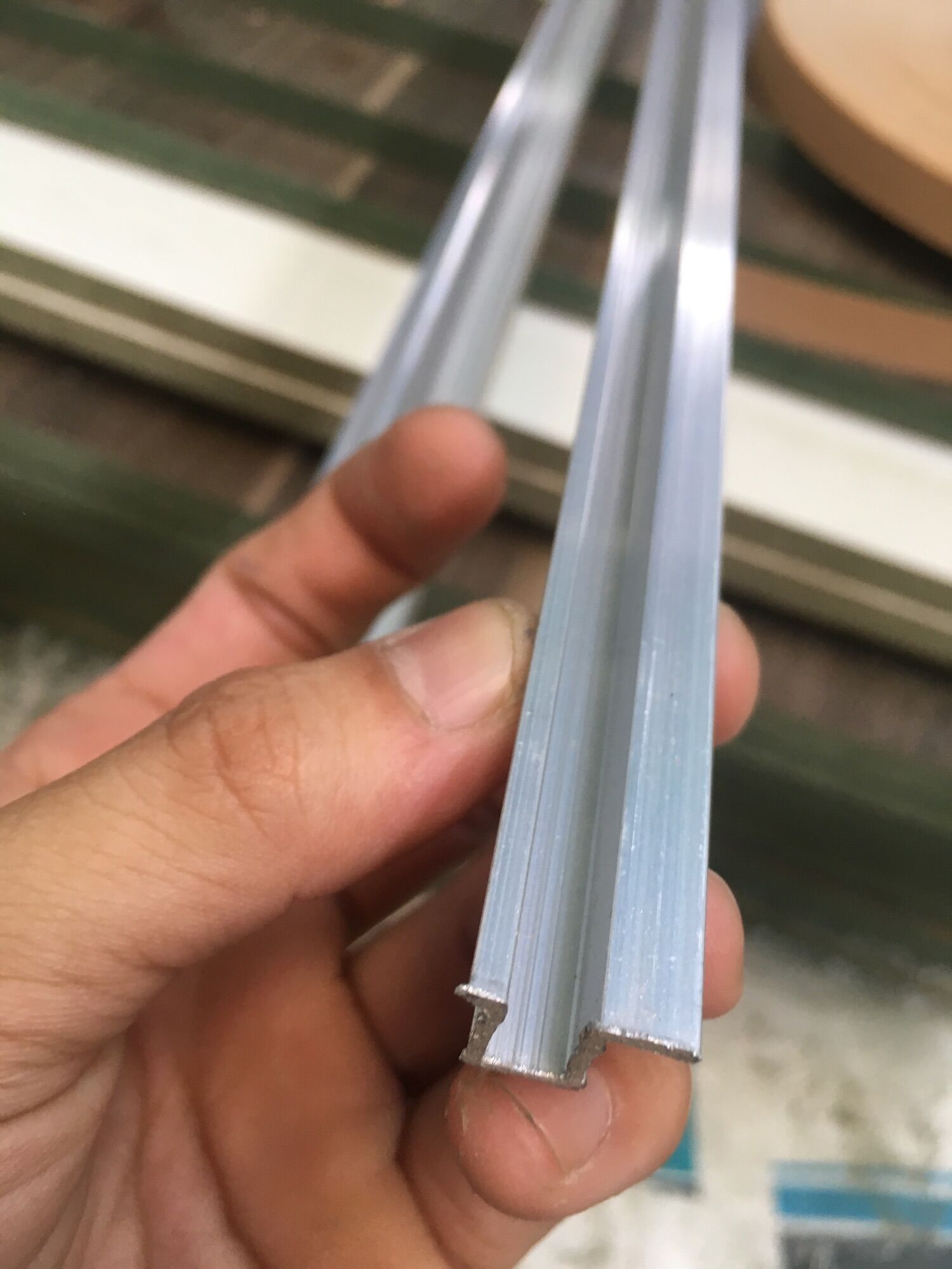 Ray U cửa lùa trên dưới. Cây dài 2m