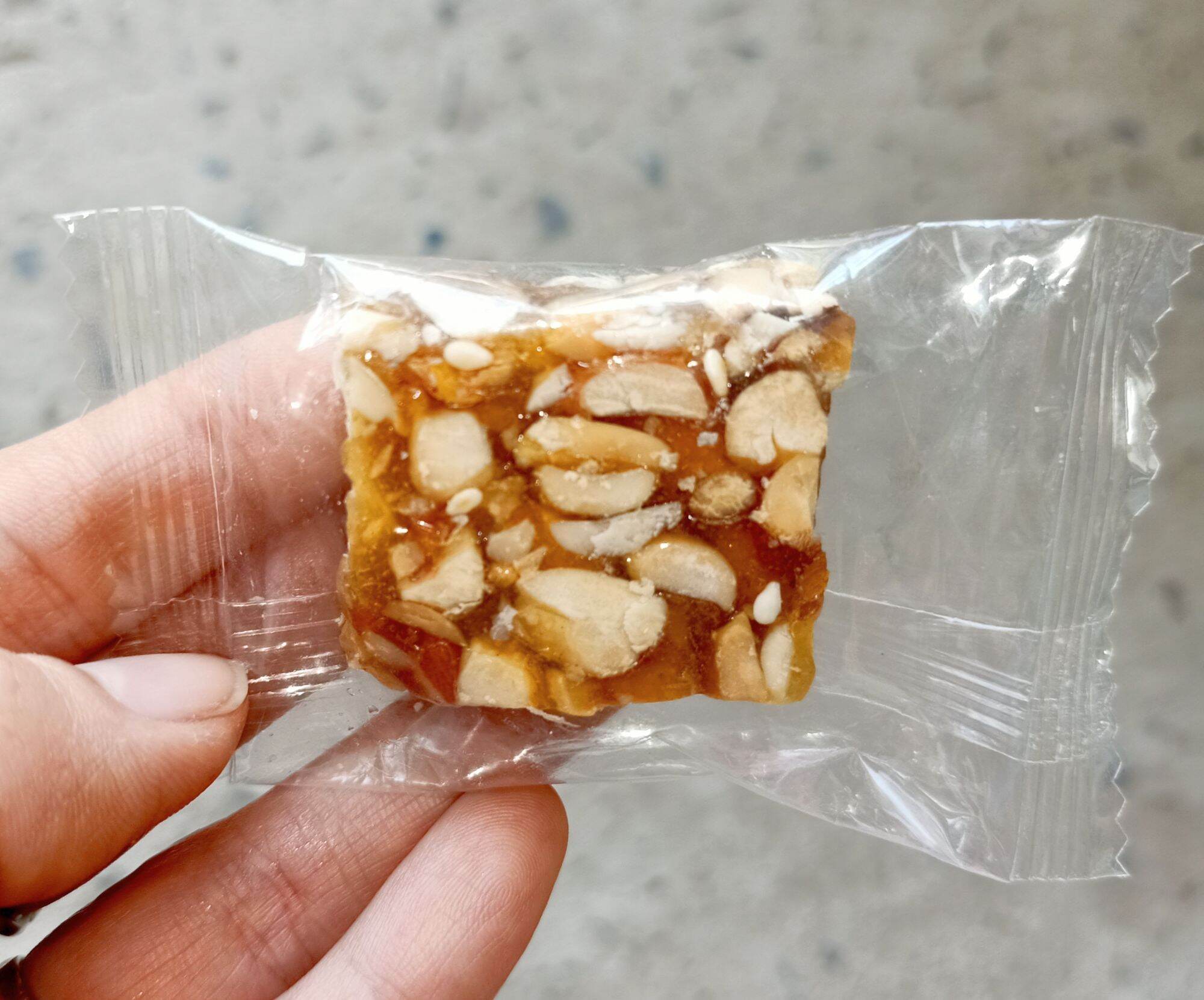 Kẹo dẻo phộng mè thơm ngon-500g