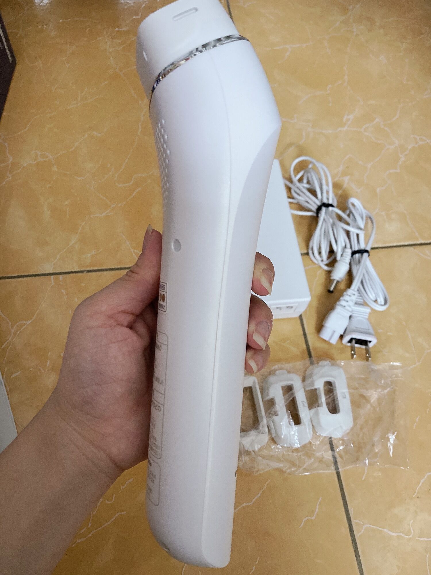 📌 Máy triệt lông Panasonic ES CWP81