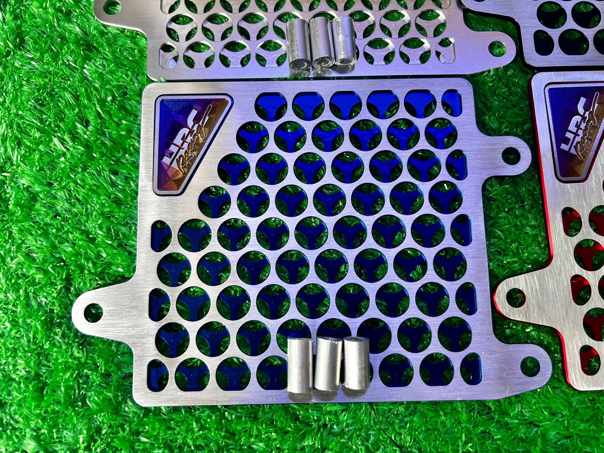 Che Két Nước Nhôm CNC Tổ Ông Tem Titan HRC 2 Lớp,Gắn Vario/Click/Ab125/ShMode
