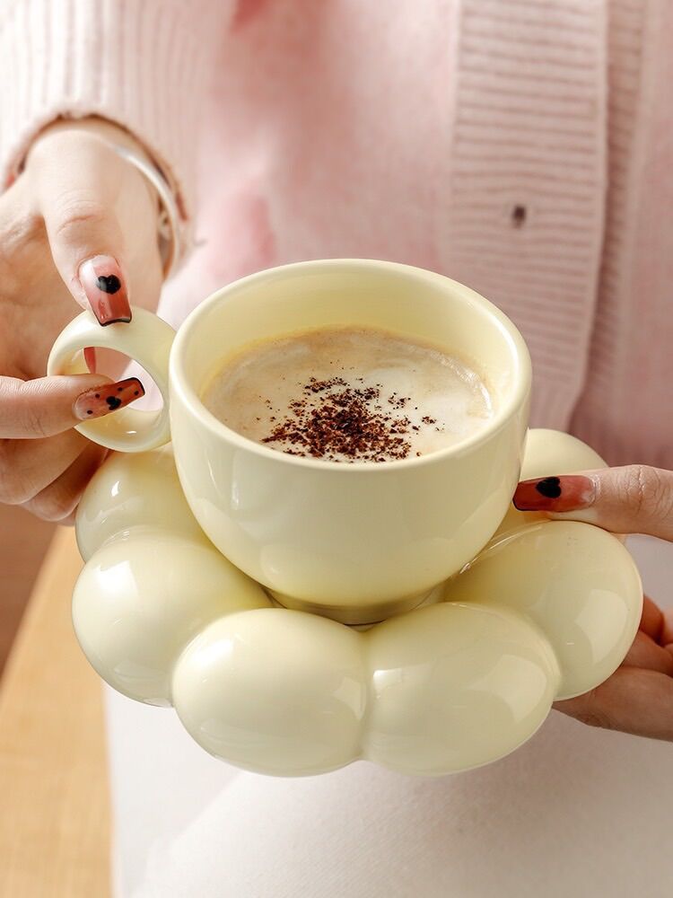 Cốc sứ uống nước/cà phê đế hình bông hoa xinh xắn