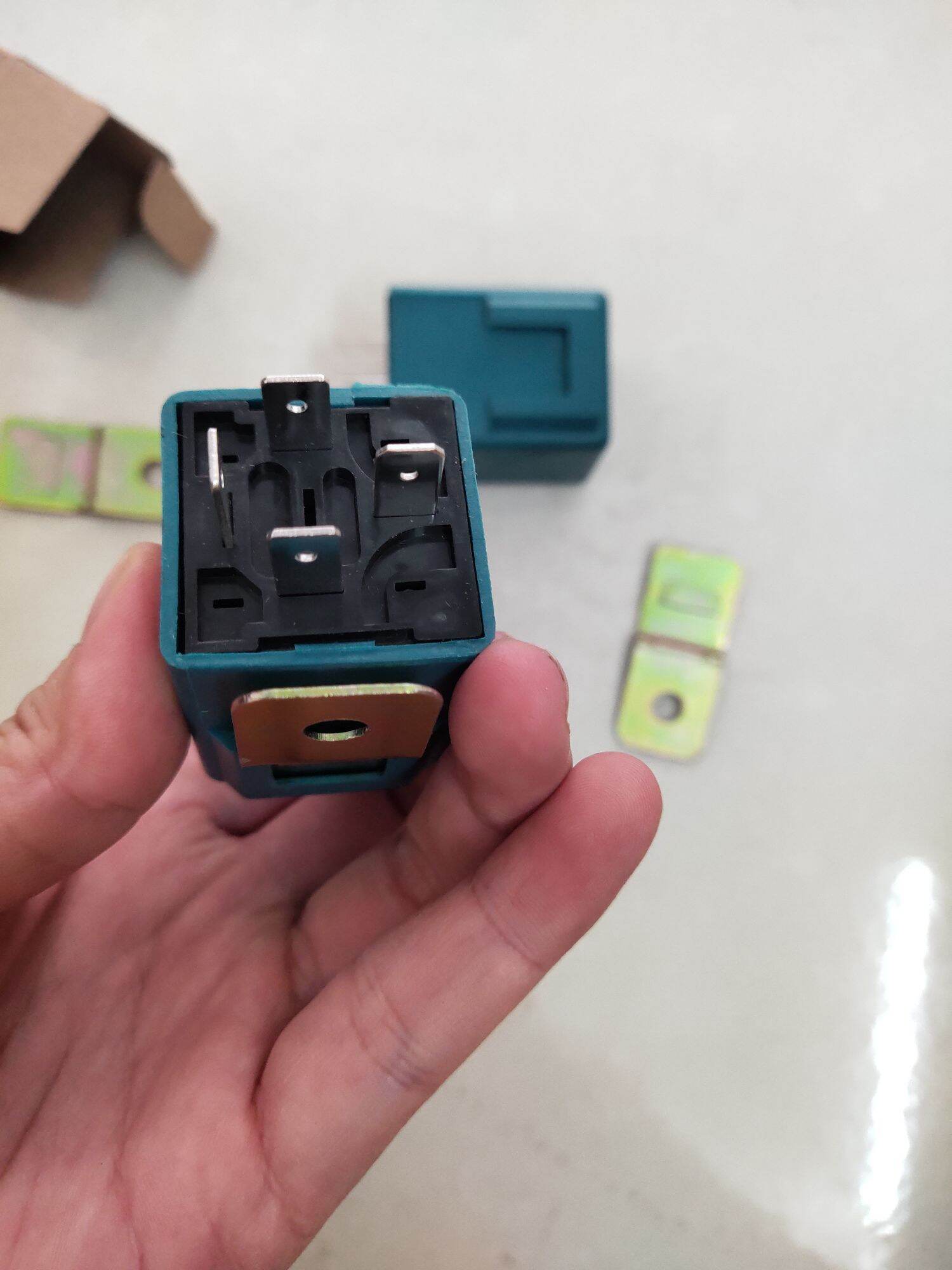 Rơ le tắt máy Shacman M3000