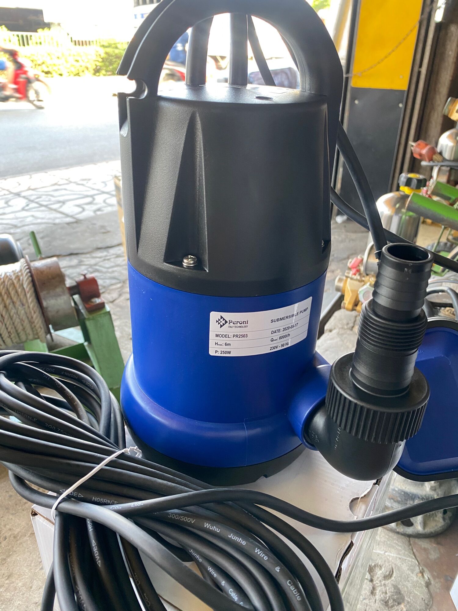 Bơm chìm, bơm thả dưới nước mini nhỏ gọn