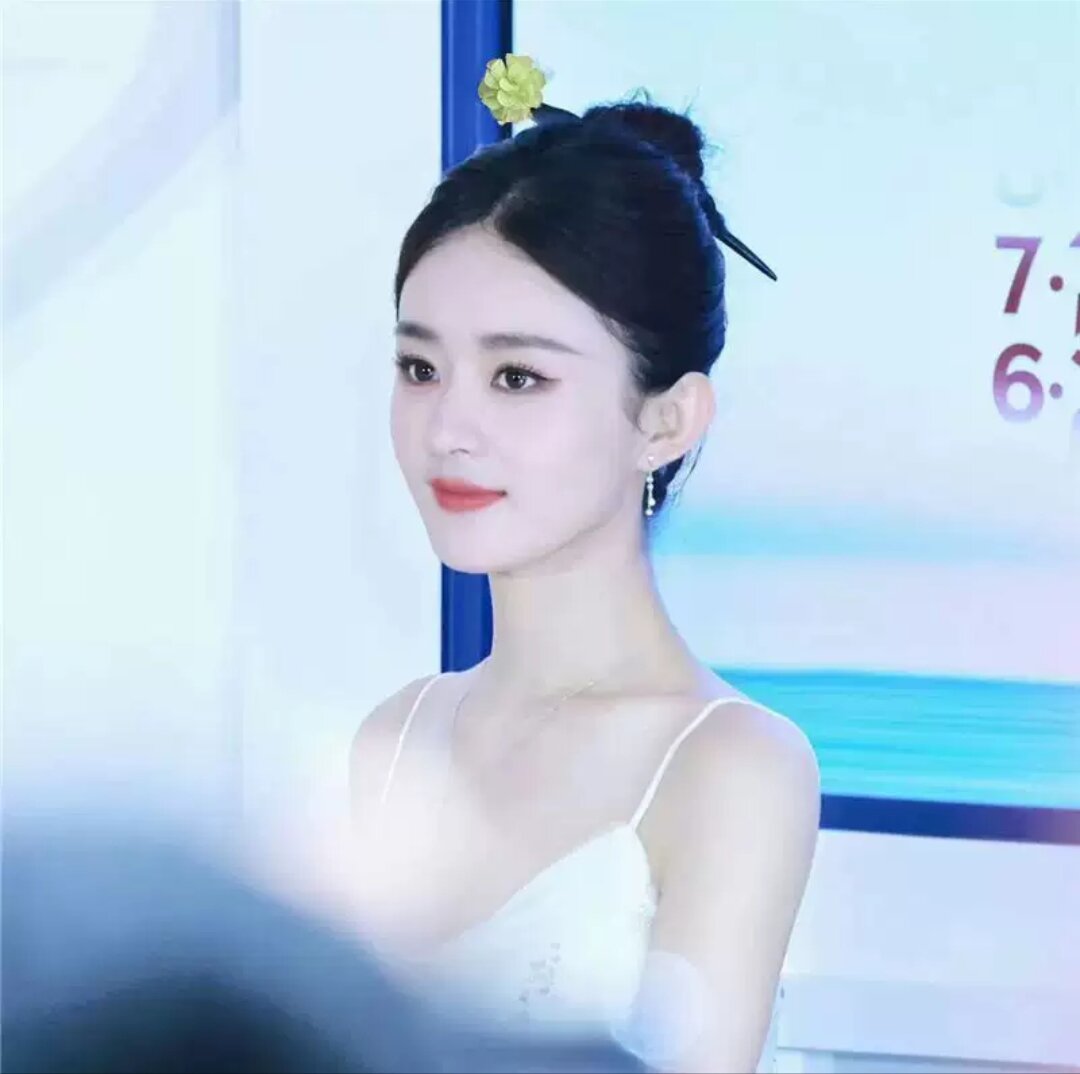 Trâm cài tóc gỗ  hoa nhí Vylee