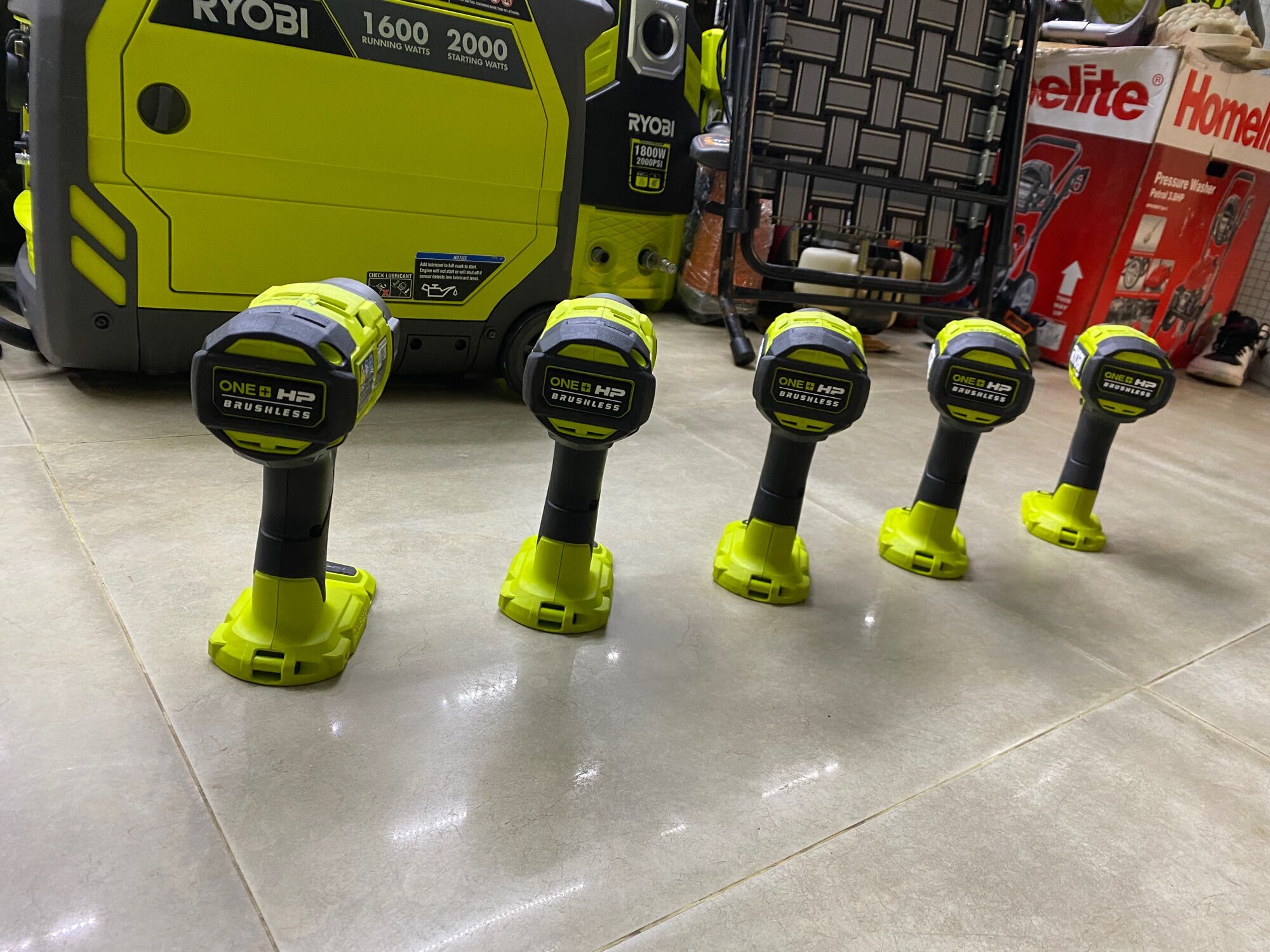 Ryobi P262
