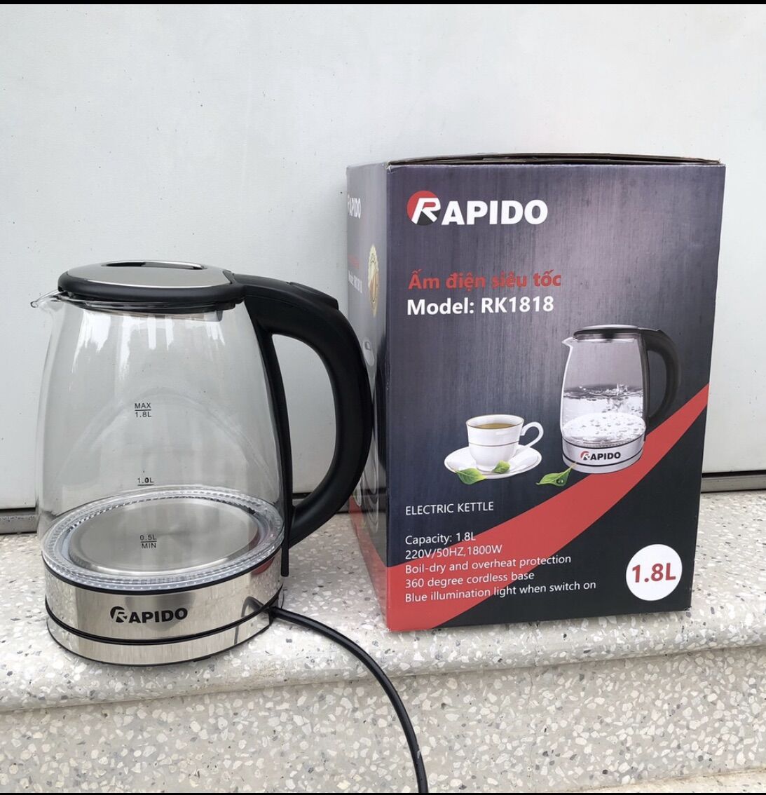Ấm siêu tốc thủy tinh Rapido RK1818