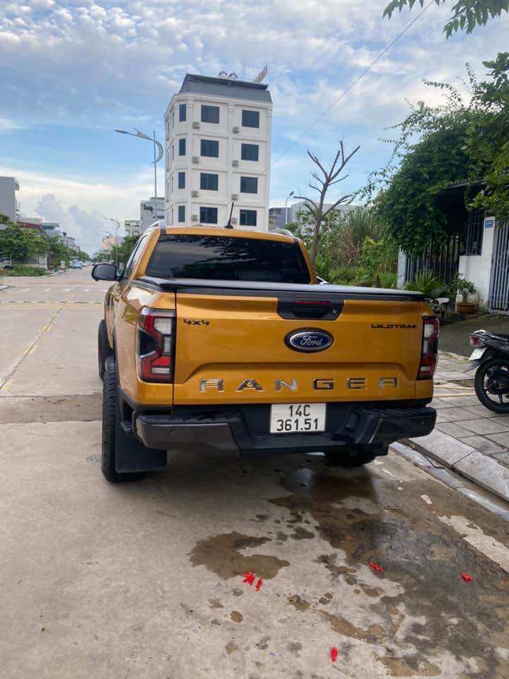 Chữ Ranger dán bửng ford ranger 2023.