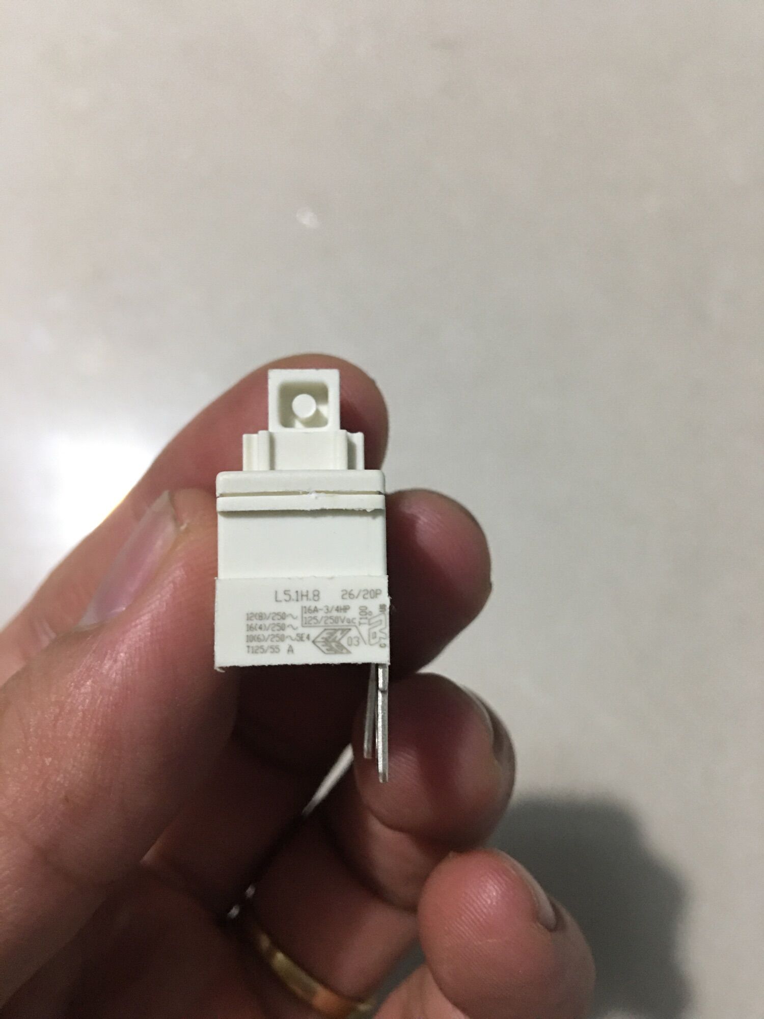 Công tắc nguồn máy sấy electrolux