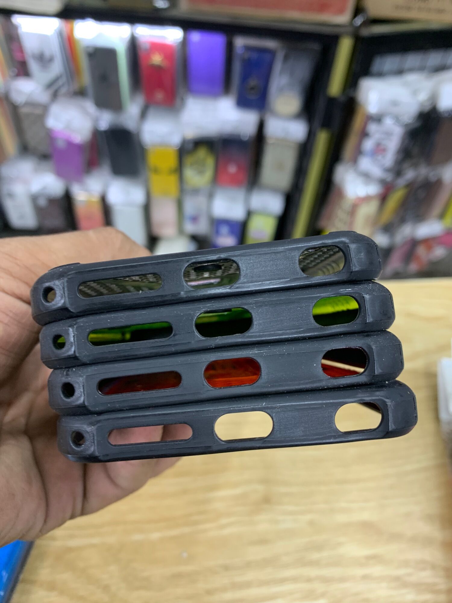 Ốp lưng iPhone 6 Plus viền dẻo chống sốc hiệu UAG