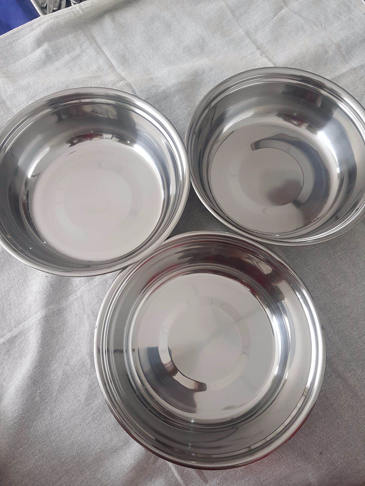 3 cái thau inox, chậu inox đường kính 26cm, rất dầy, 100k/ 3 cái