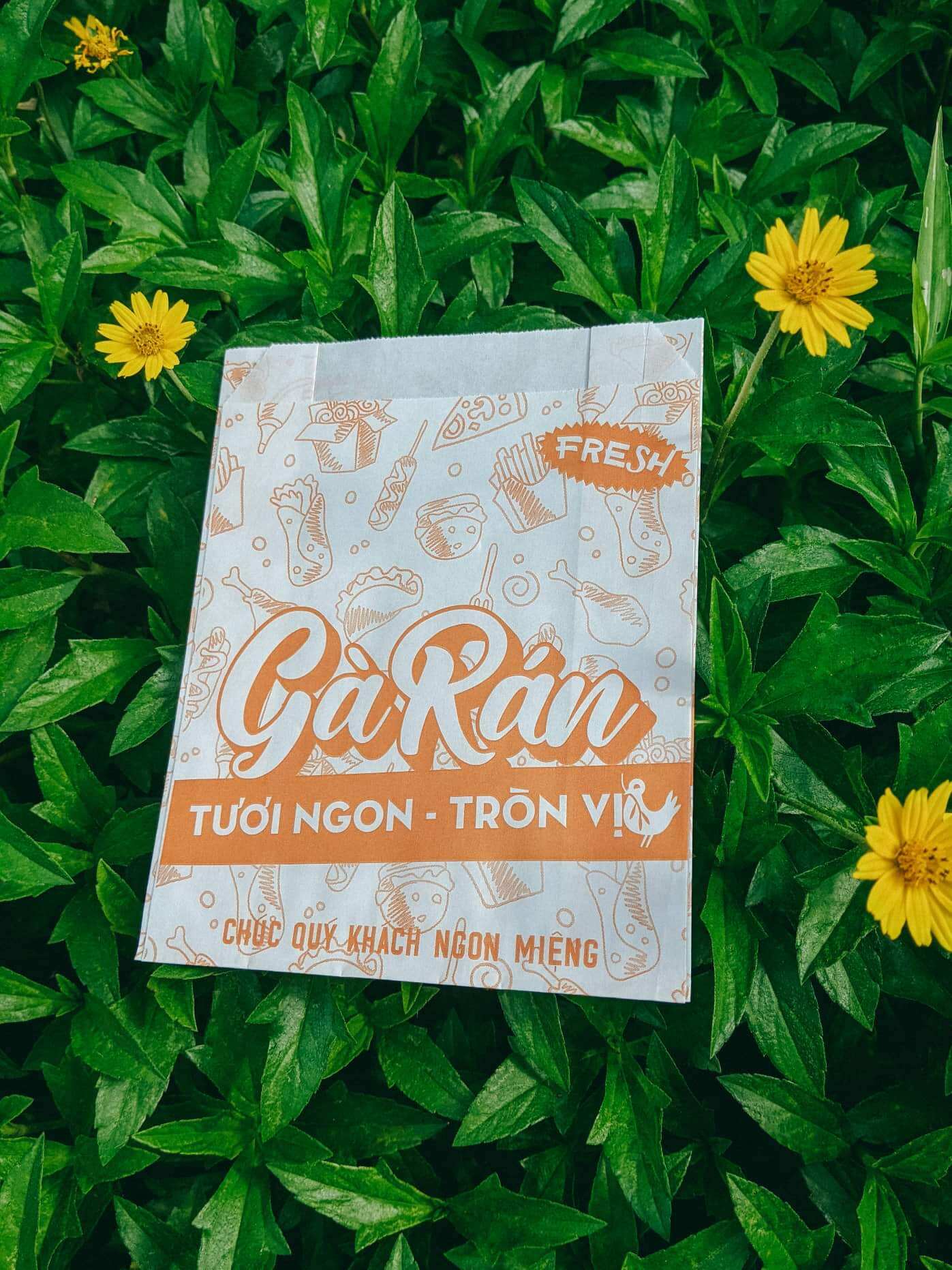 1000 TÚI GÀ RÁN, KHOAI CHIÊN