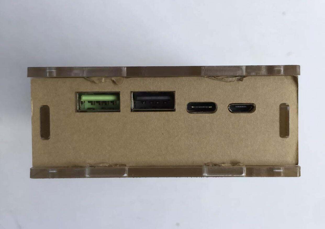 Box mica sạc dự phòng 4 cell 26650 -3 cổng sạc