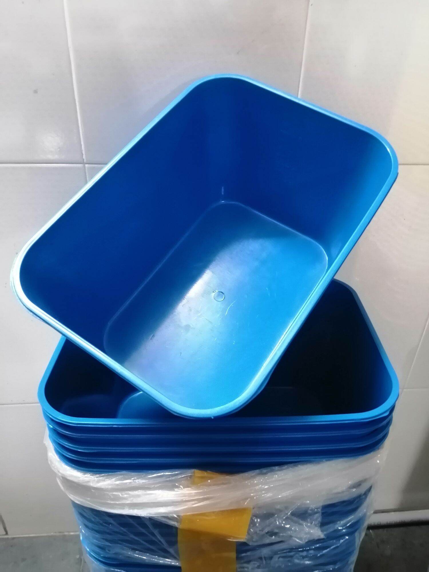 Khay nhựa 7l màu xanh dương nuôi cá