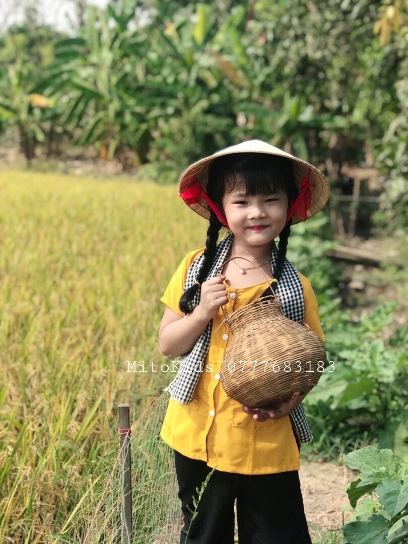 Khăn rằn phối đồ bà ba cho bé