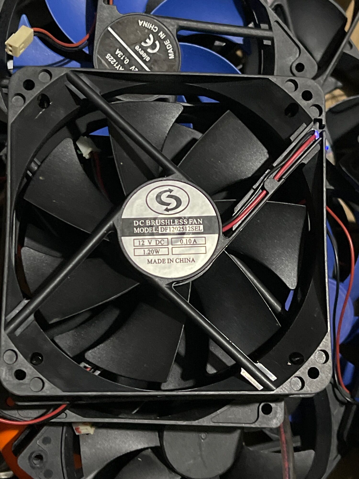(Clearance) 12V DC fan size fan (12x12cm)