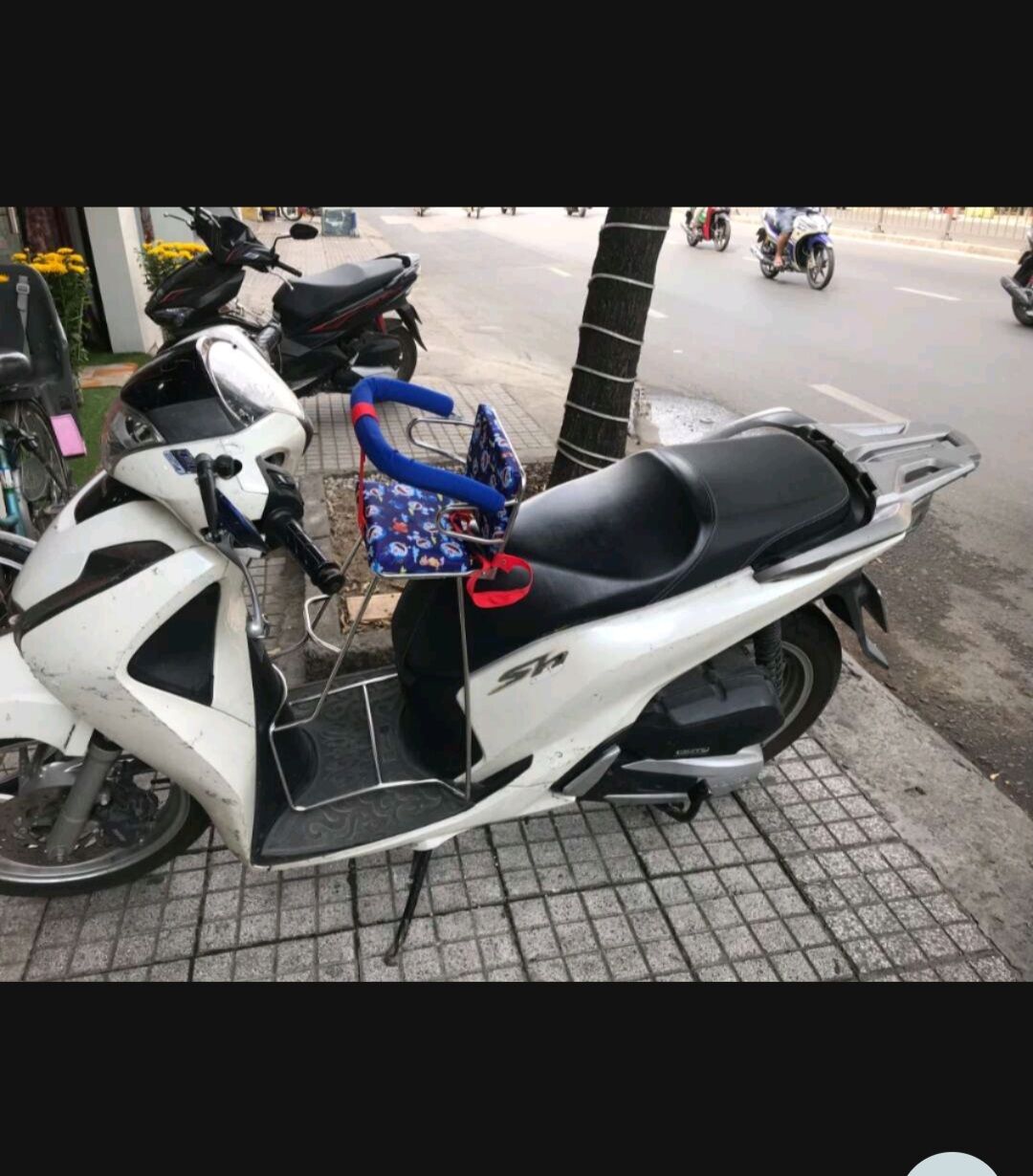 ghế ngồi xe shi cho bé có vòng