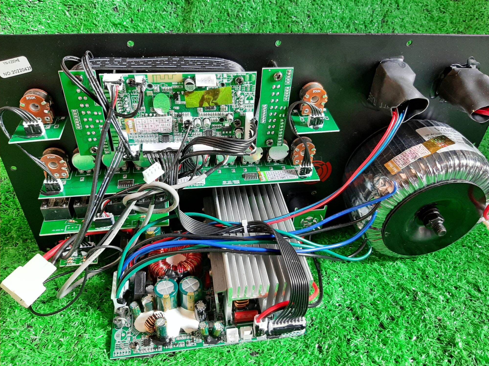 BO MẠCH LOA KÉO V200HX_200W_CÓ REVERB_KT ( 19X38CM)