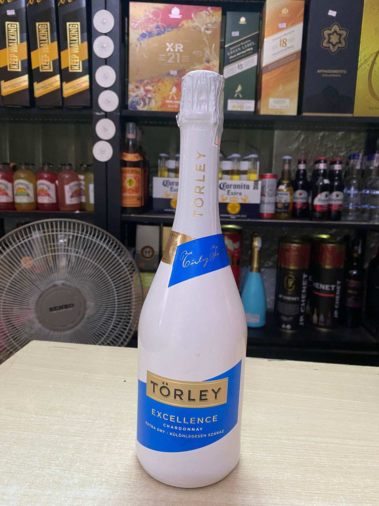 Vang Nổ Trắng Hungary TORLEY 11% 750ml