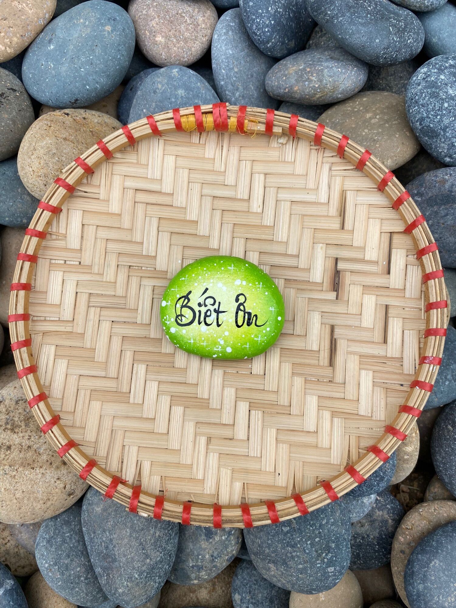 Hòn đá biết ơn 7 chữ khác nhau