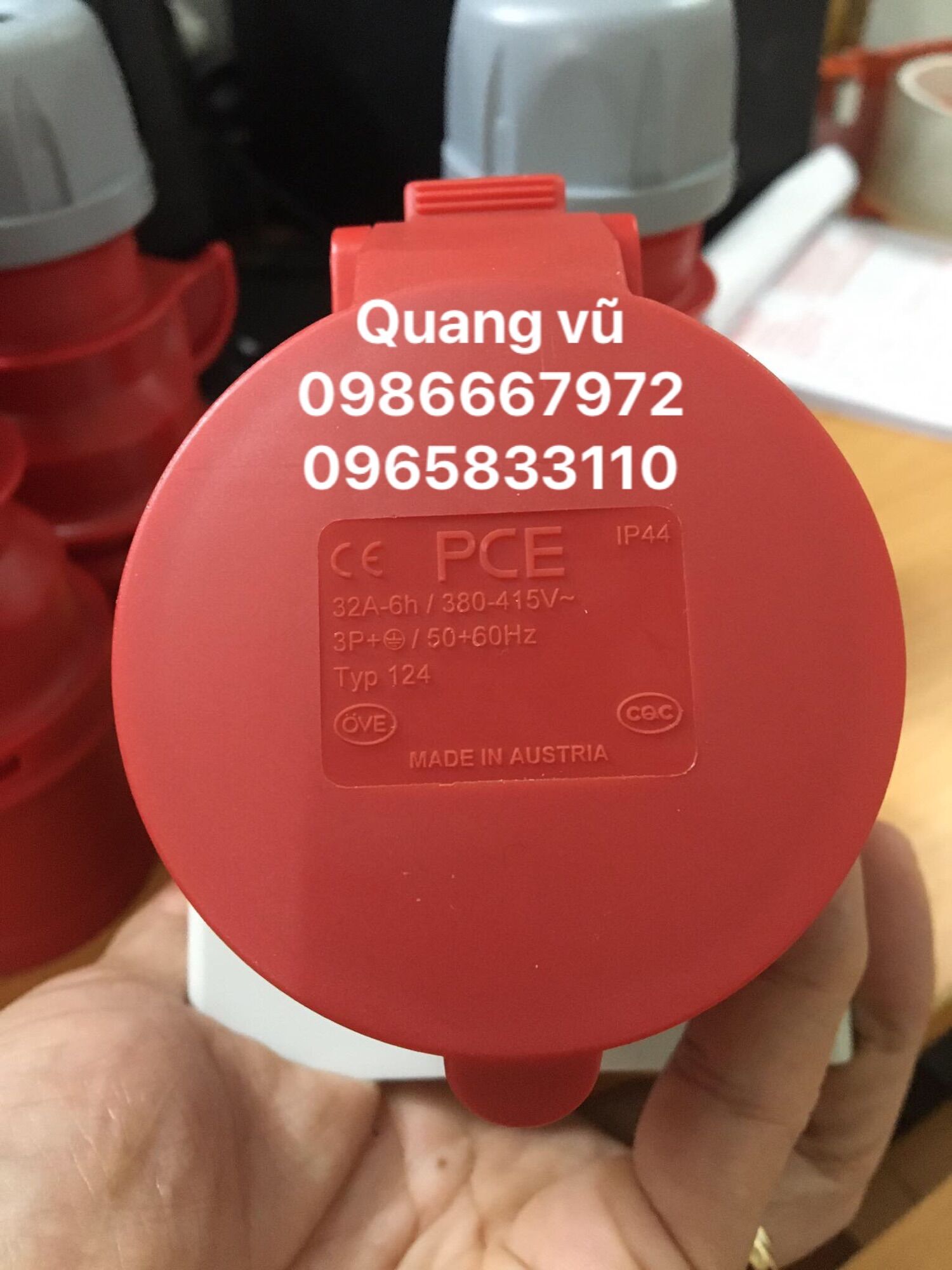 Ổ cắm + phích cắm 3 pha 32A  4 chân made in ustria PCE