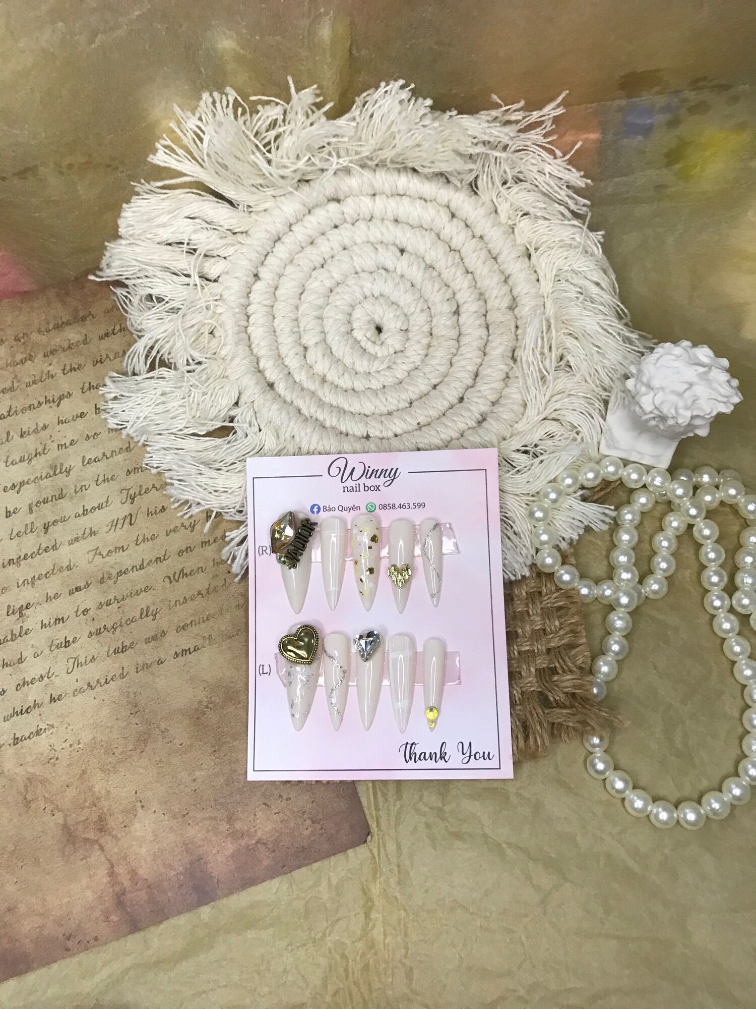 Nailbox móng up móng giả trắng trái tim đồng