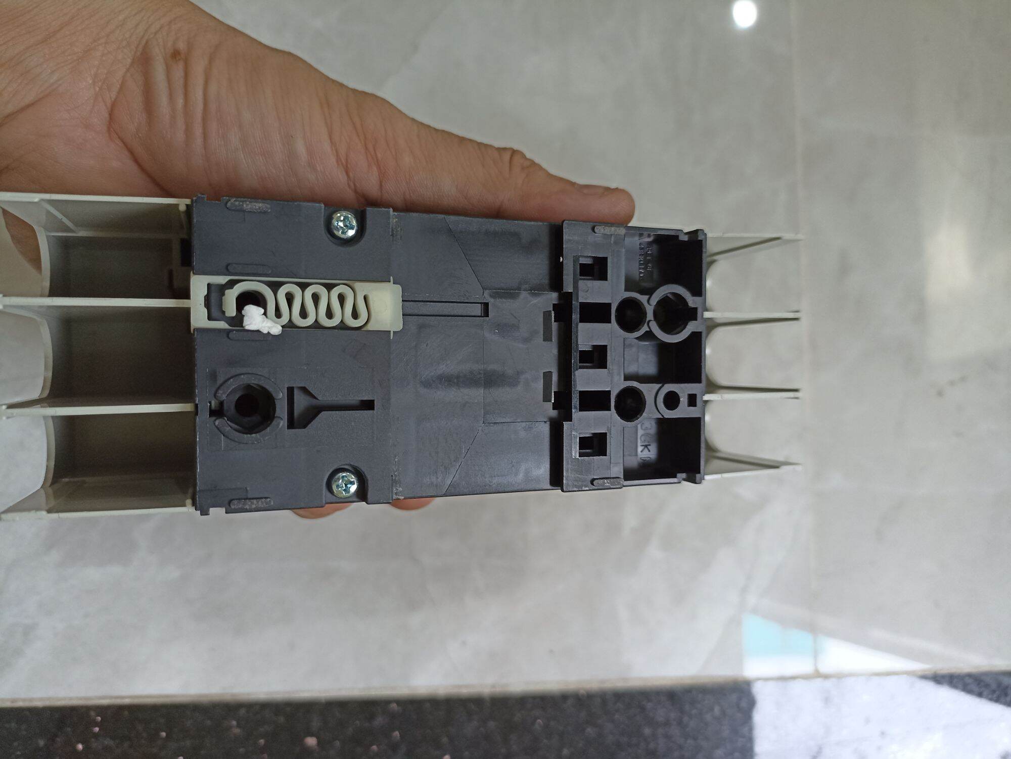 CB CHỐNG GIẬT 3 PHA MITSUBISHI 30A,40A