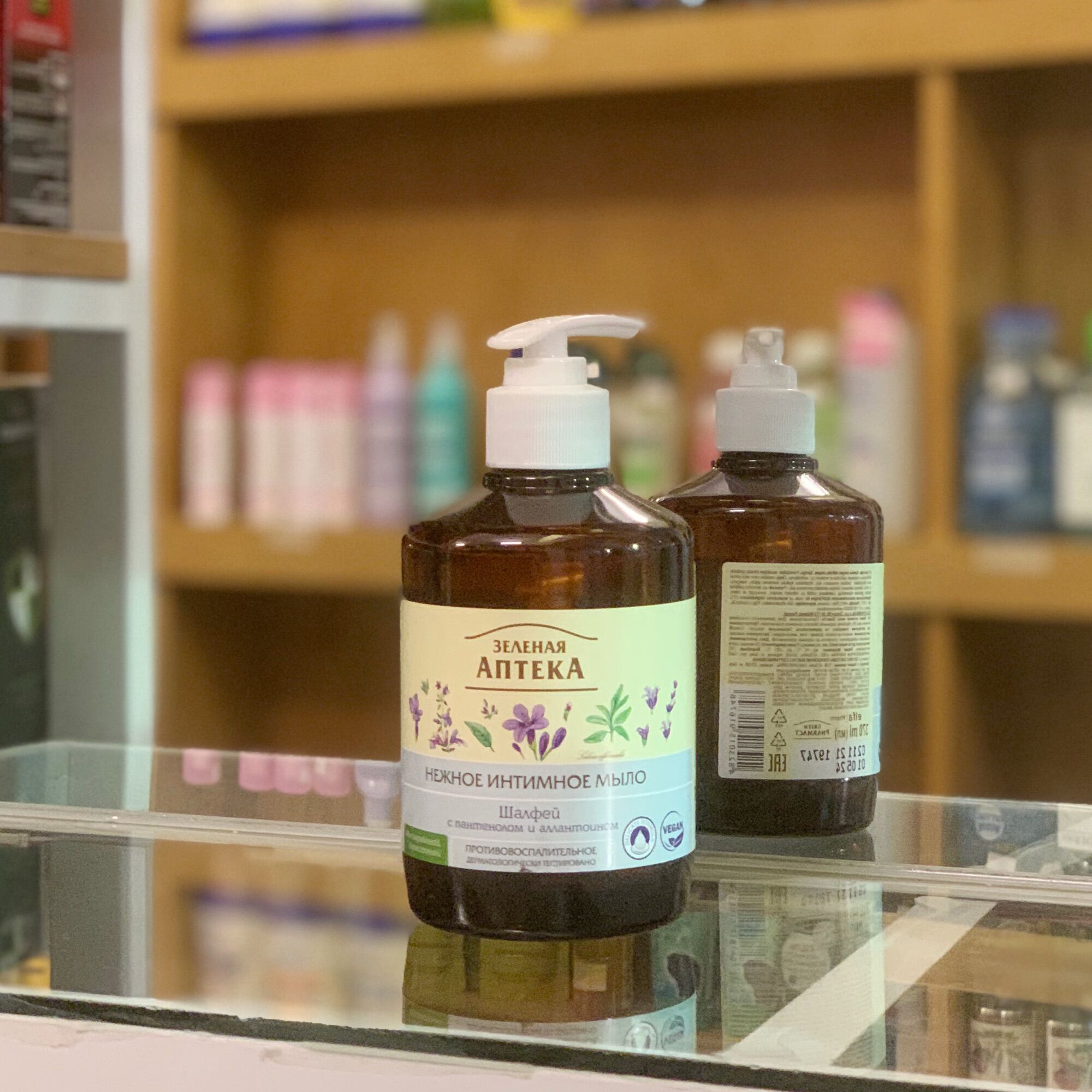 Dung dịch vệ sinh phụ nữ APTEKA Nga dạng gel /370ml