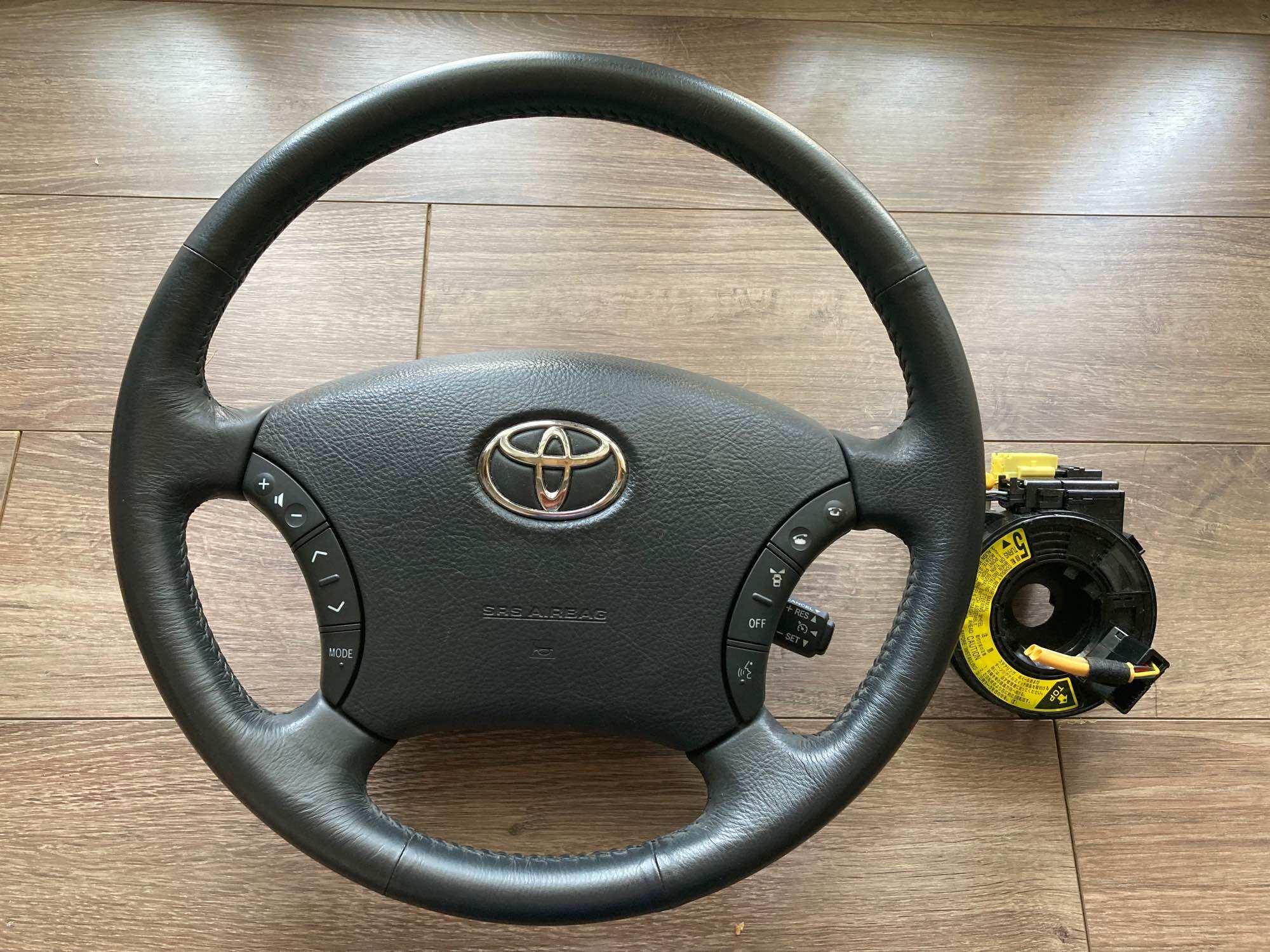 Vô lăng Toyota 4 chấu đủ phím