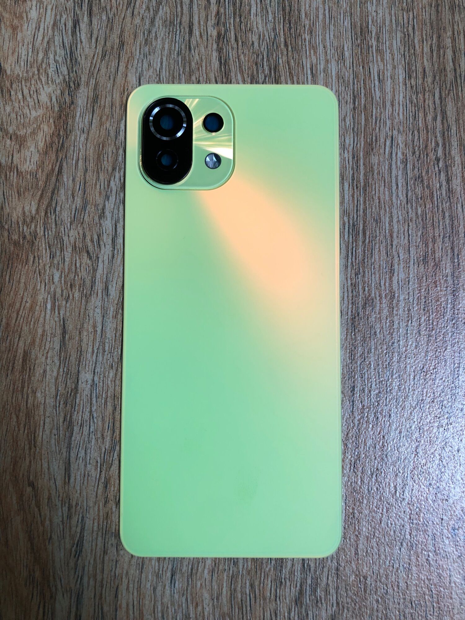 Nắp lưng Xiaomi Mi 11 lite có kính camera